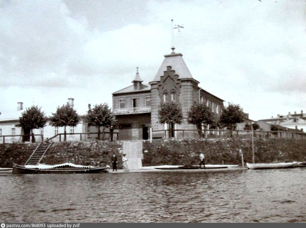 Империал яхт клуб москва. Императорский яхт клуб красный октябрь. Московский императорский яхт клуб. Московский императорский яхт клуб. Московский речной яхт-клуб, москва.