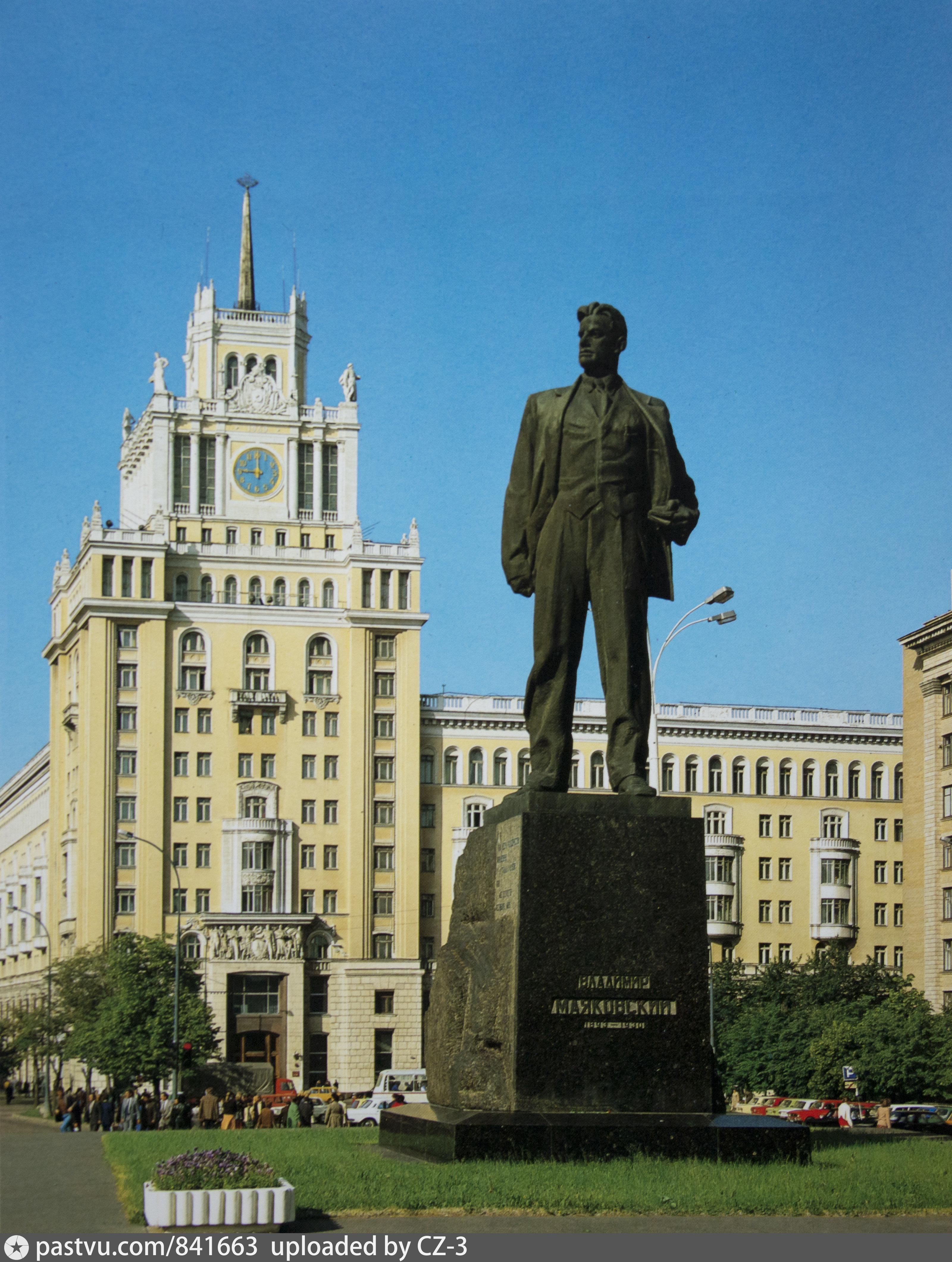 статуи москвы фото
