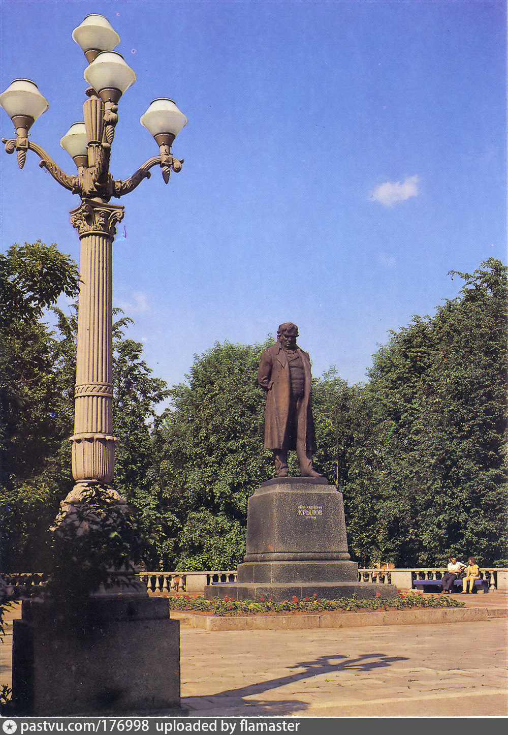 Фото памятника крылову в твери