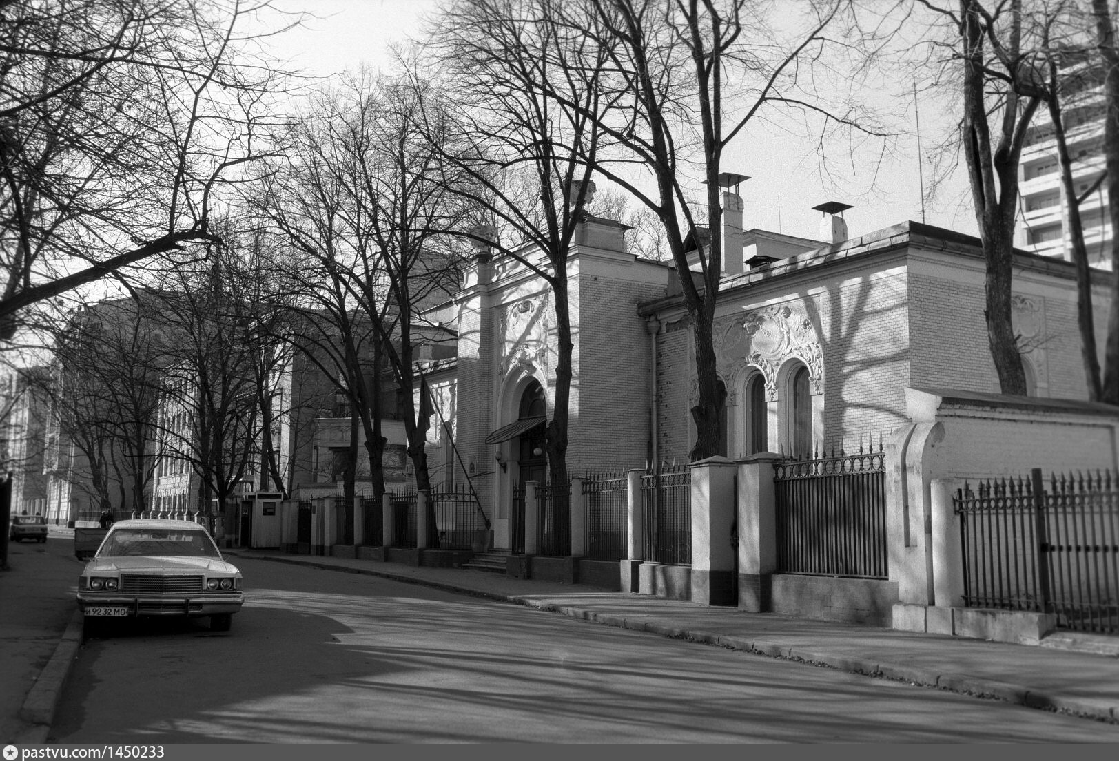 Ул островского москва. Потаповский переулок Москва. Особняк Якунчиковой Пречистенский переулок. Особняк Гутхейля. Особняк Гутхейля в Москве.