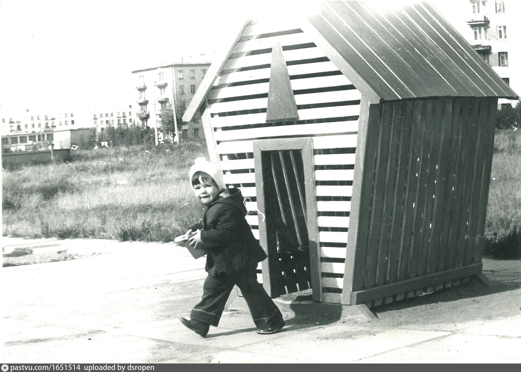 Двор на улице Пограничника Гарькавого - Retro photos