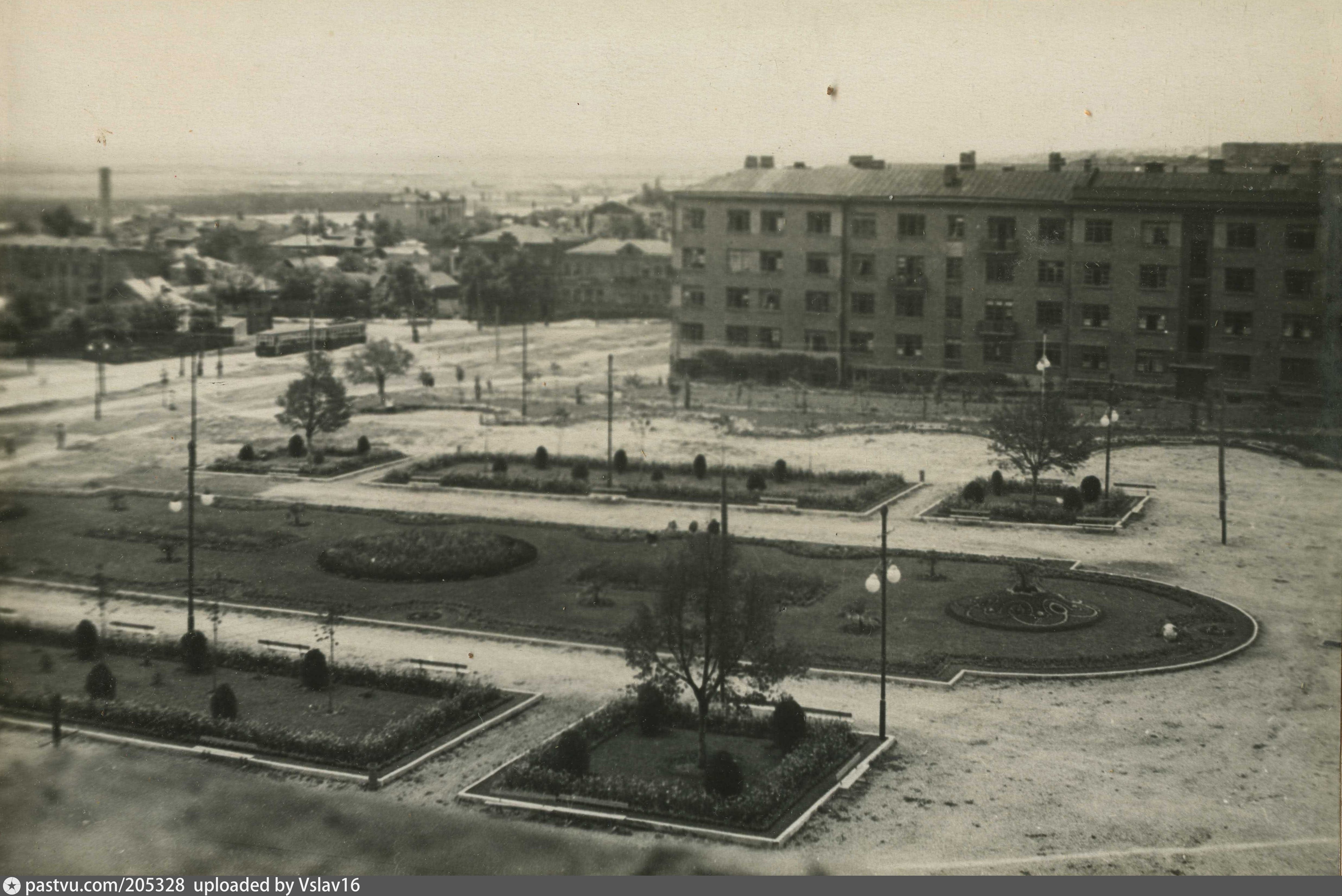 Театральная площадь в Ростове в 1950