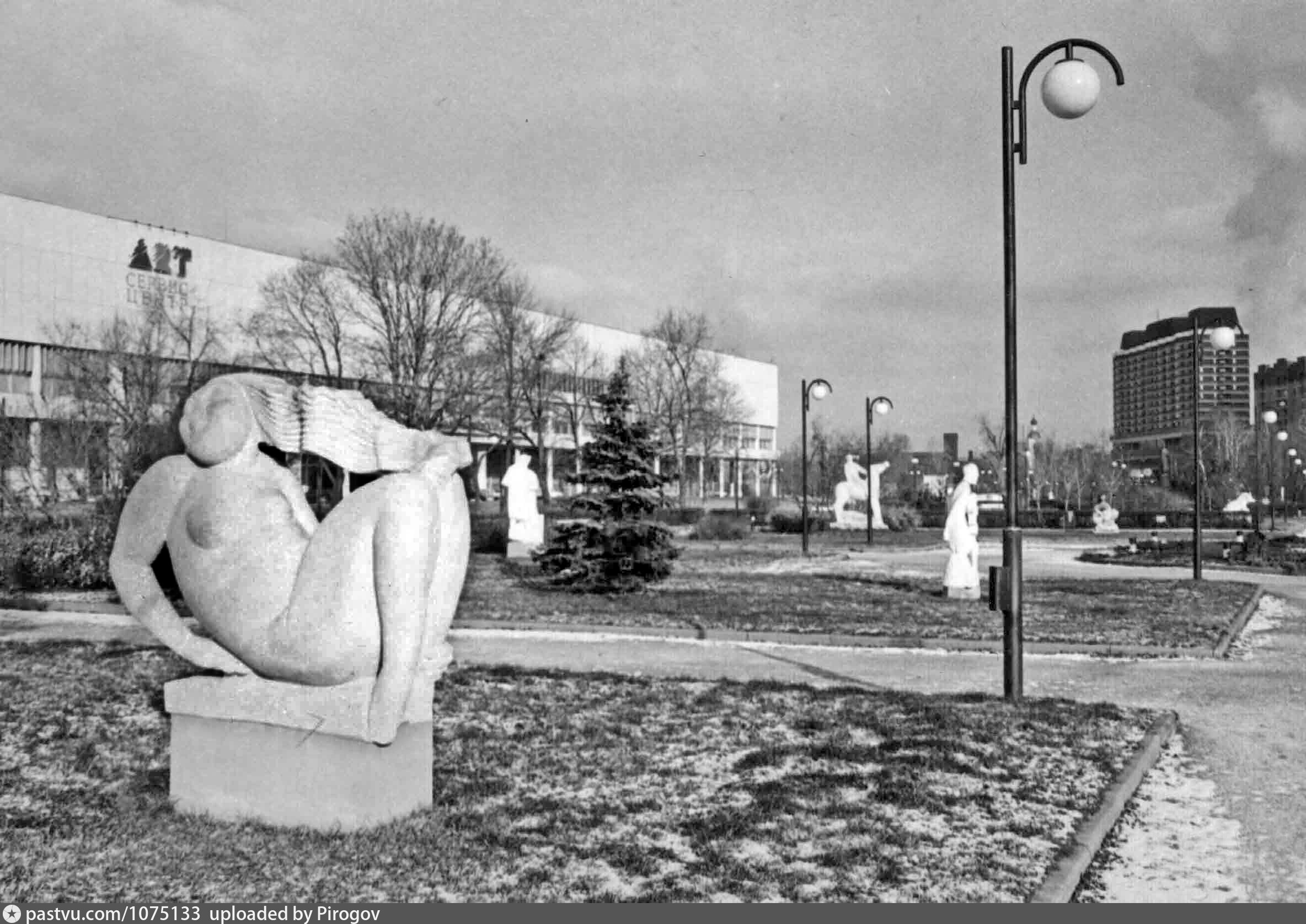 на художественной фотографии запечатлена белокаменная