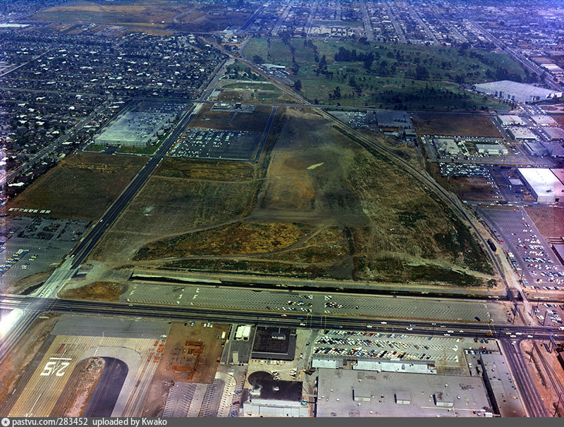 Crenshaw DriveIn, Hawthorne, looking east