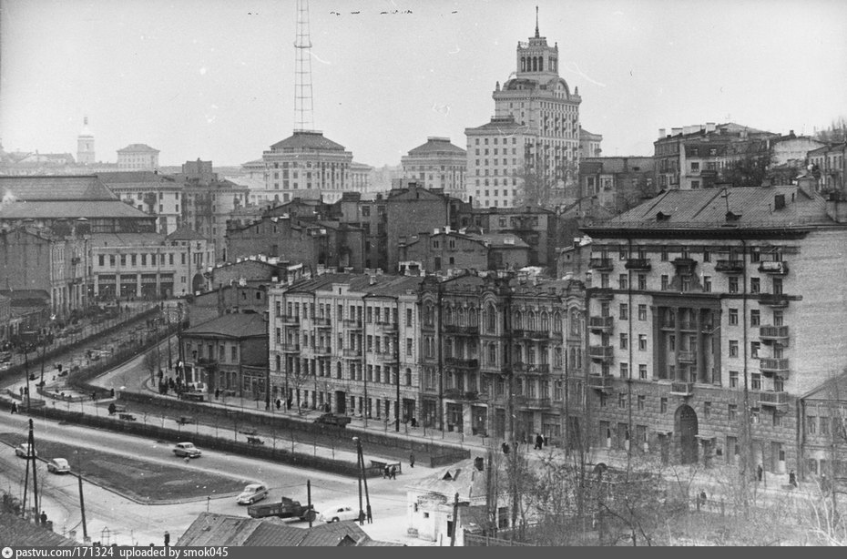 Бассейная санкт петербург. Ленинград улица Бассейная. Бассейная улица Киев. Улица Бассейная в 70е годы. Бассейная улица СПБ 1960 Г.