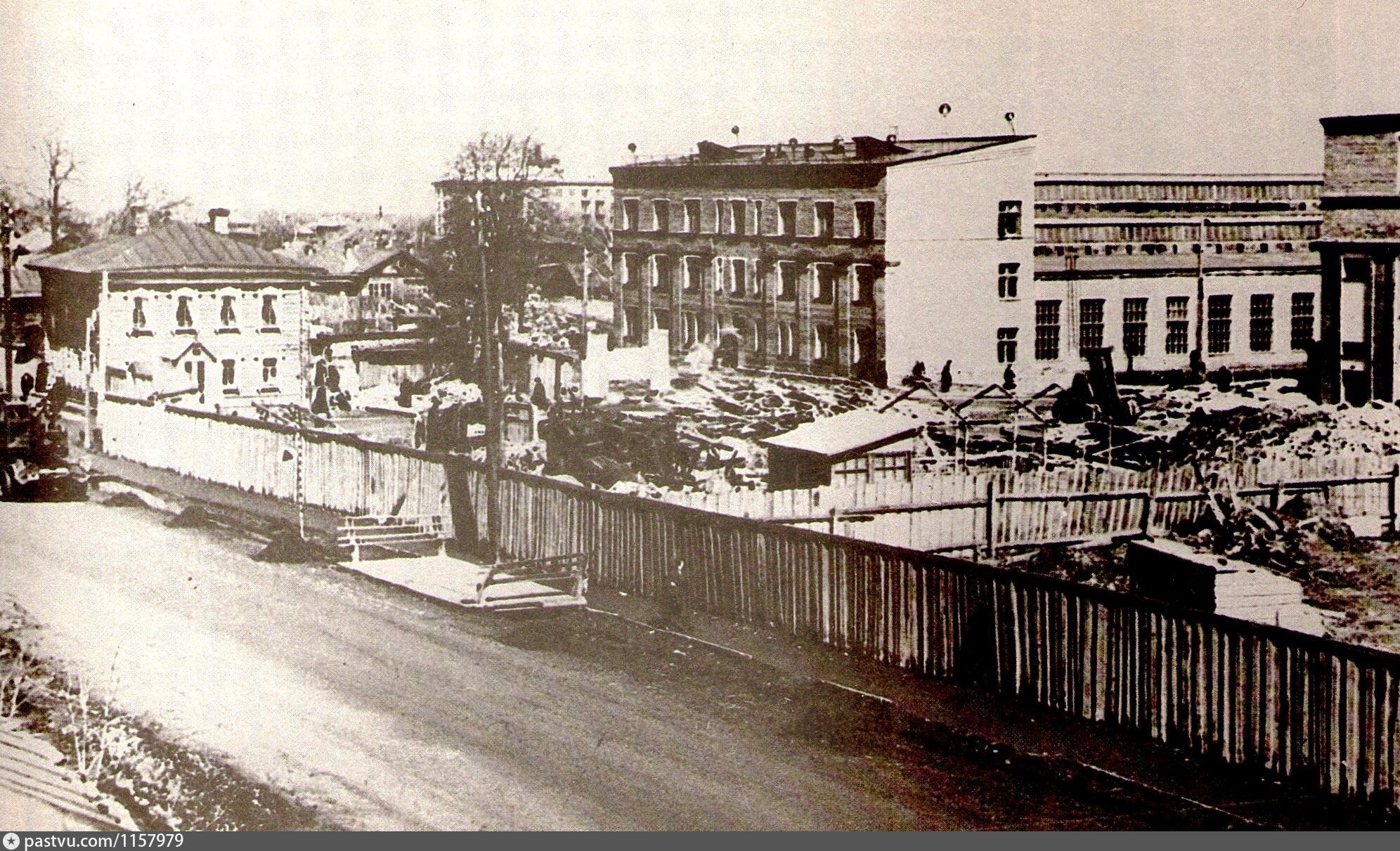 Пермь часовой. Часовой завод Пермь. Год постройки часового завода в Петергофе. Стройка на часовом заводе. Фотографии застройки часового завода Петергоф 1960.