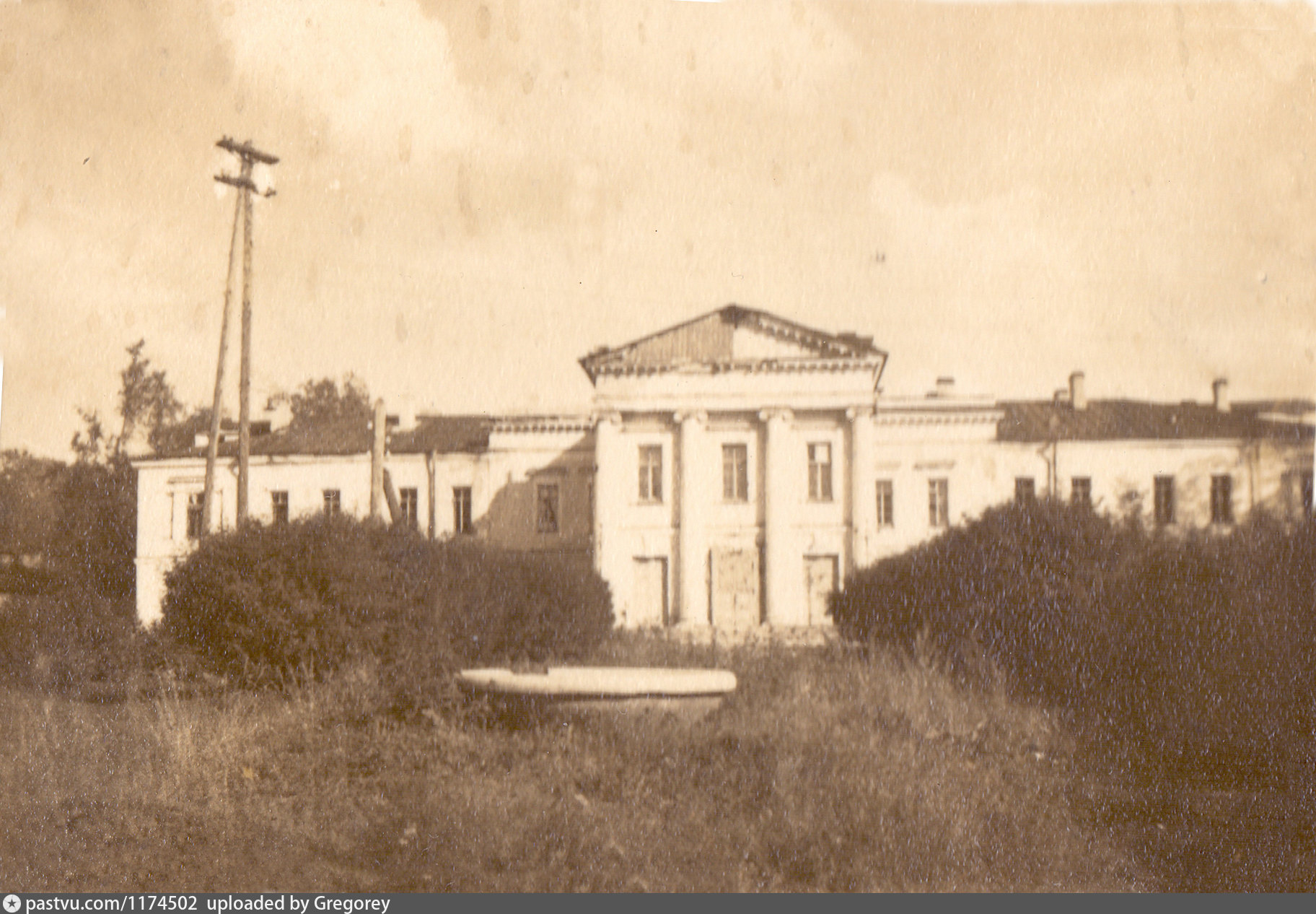 Красногвардейск. Гатчинский госпиталь 1900. Военный госпиталь в Гатчине. Госпиталь в Гатчине старые. Гатчина осень 1941.