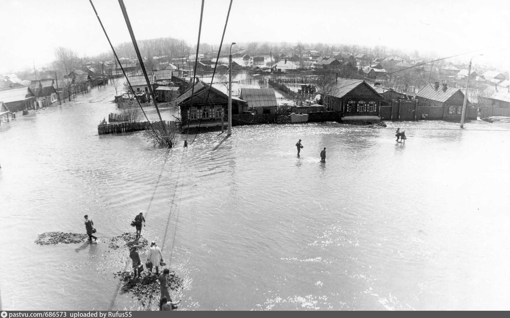 Паводок в стерлитамаке на сегодняшний день. Наводнение в Стерлитамаке 1986. Бурзянский район наводнение 1990. Тайфун Джуди. В 1987 году наводнение в Читинской области.