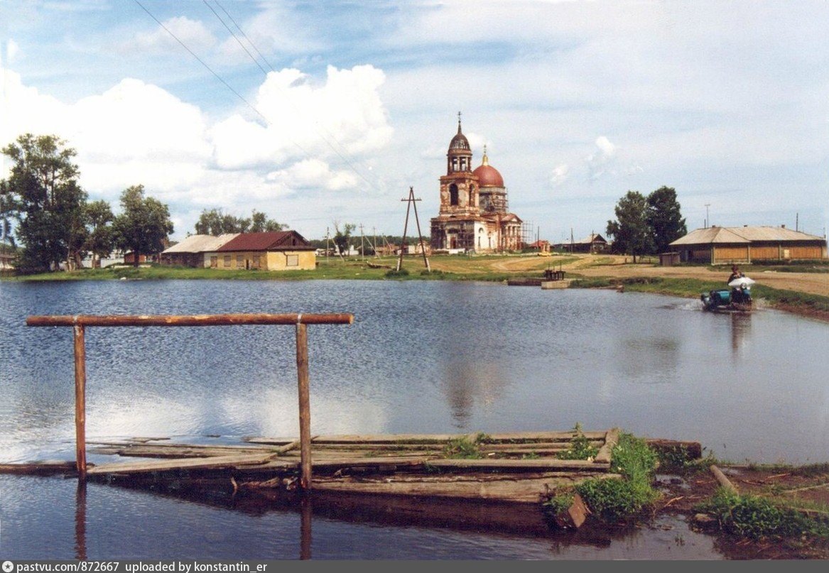 Деревни челяба. Храм село Воскресенское Каслинский. Село Воскресенское Челябинская область. Снежинск Церковь. Снежинск Челябинская область храм.