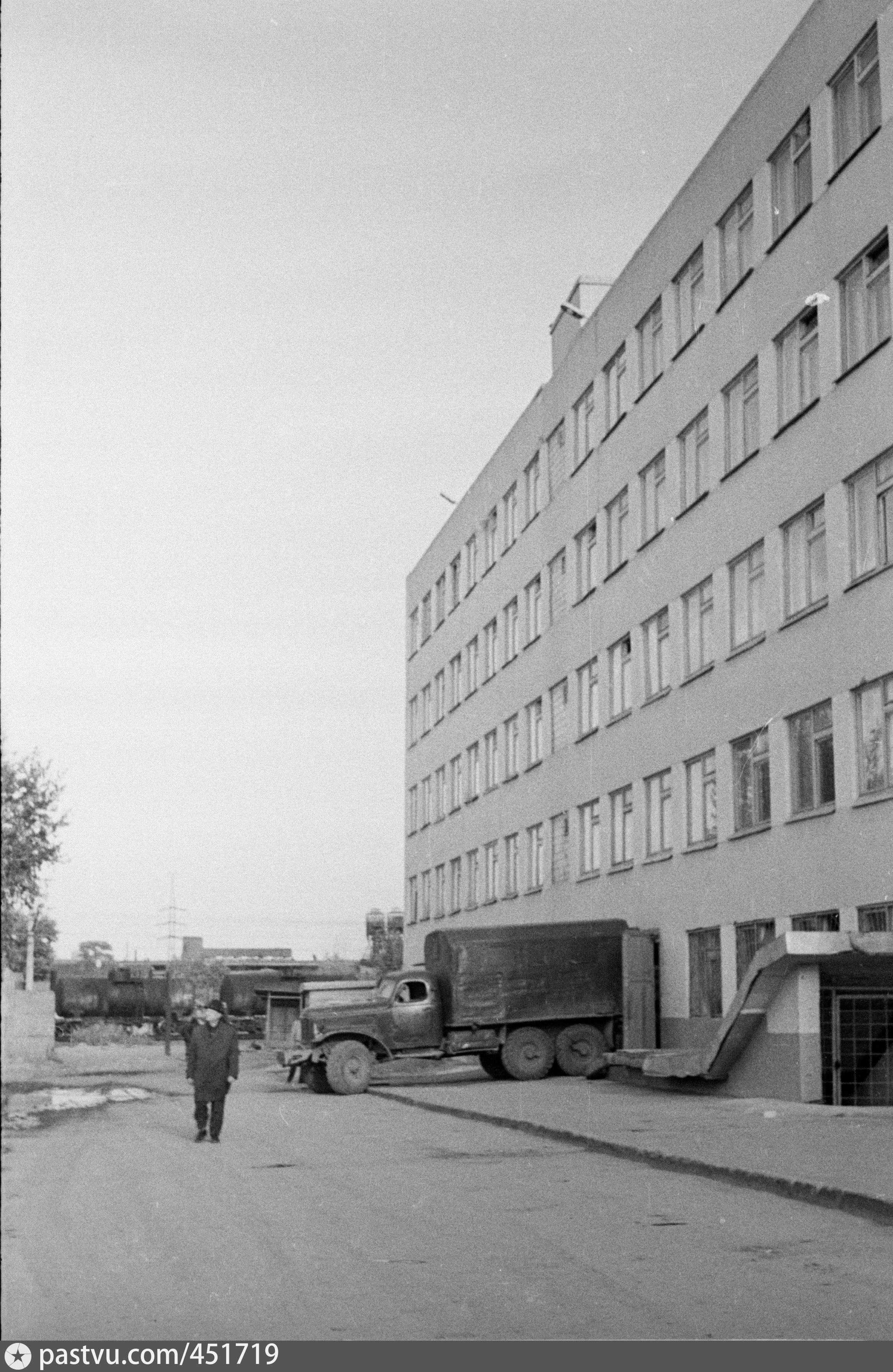 Завод точмаш казань. Завод Точмаш Новосибирск. Завод Точмаш Зеленоград СССР. Корпус 13 Точмаш. Домом культуры завода «Точмаш».