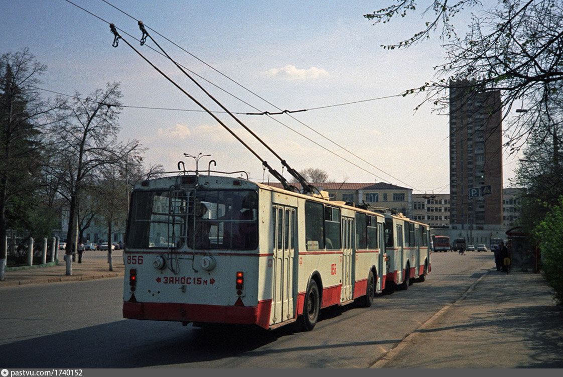 Площадь транспорта. ЗИУ Москва 1992. Троллейбус 1992. Киевский троллейбус 1992. Ереван троллейбус TRANSPHOTO.