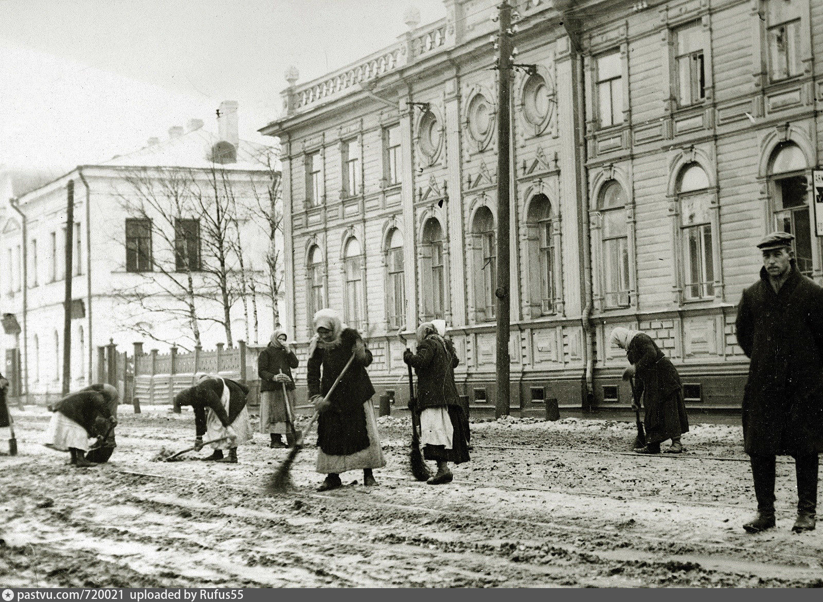 Архангельск архив. Архангельск 1917 год. Архангельск 1919 фото. Петербург 1918 зима. Архангельск Троицкий проспект 19 век зимой.