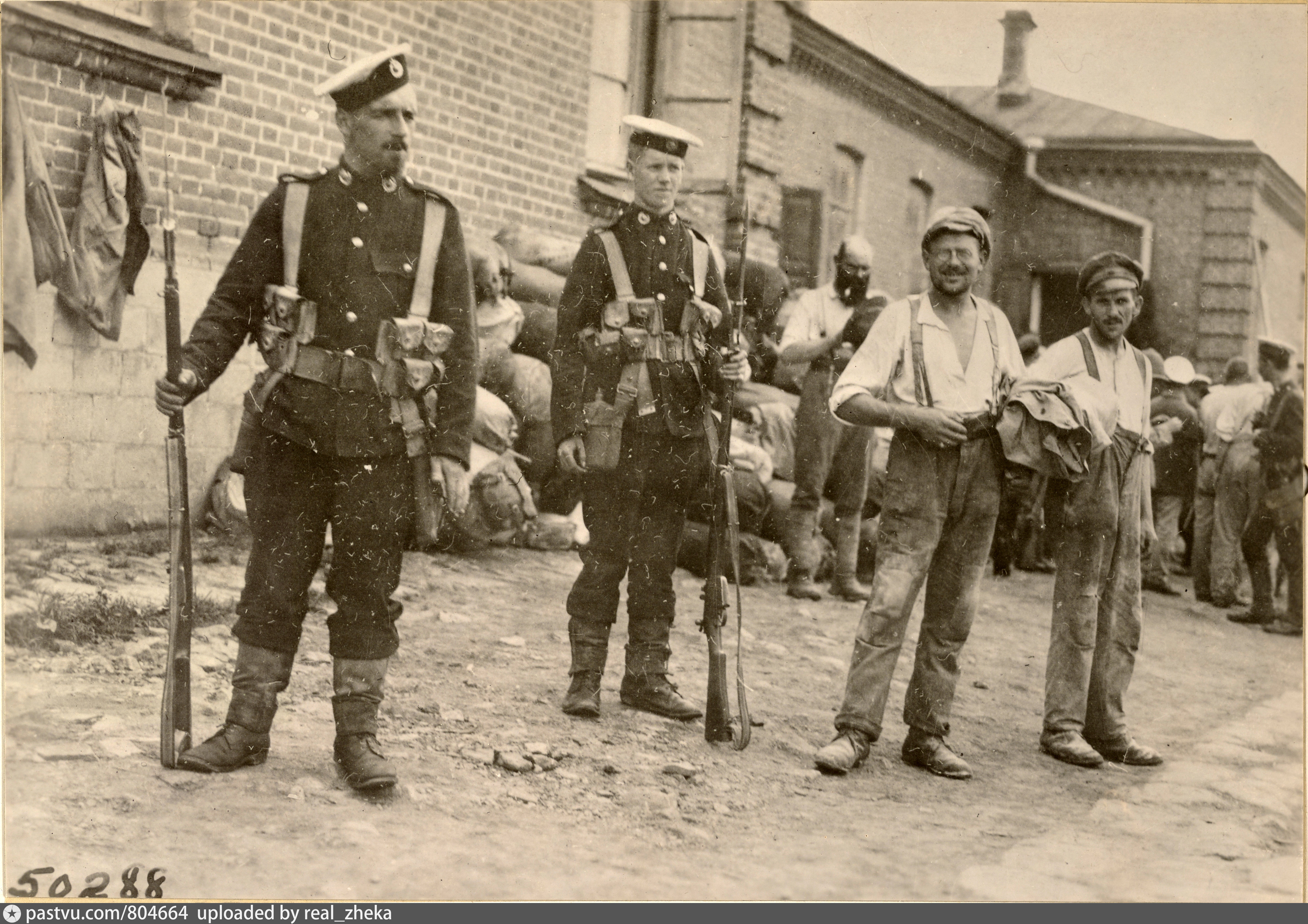 Американцы во владивостоке. Японские интервенты Владивосток 1918. Интервенция на Дальнем востоке 1918-1920. Японские войска во Владивостоке 1918.