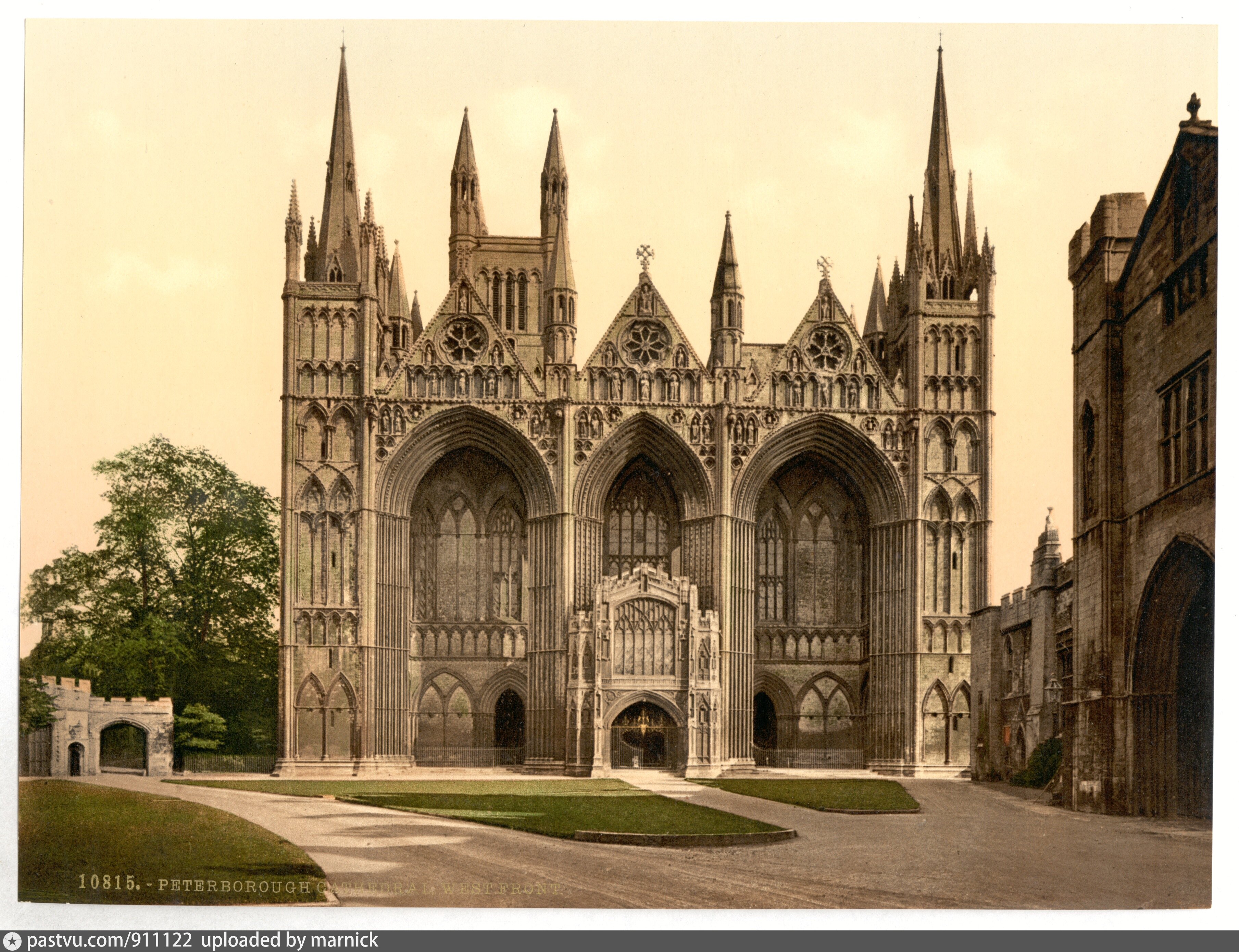 Peterborough england. Собор в Питерборо. Питерборо (Англия) достопримечательности. Питерборо город в Великобритании. Собор в Питерборо план.