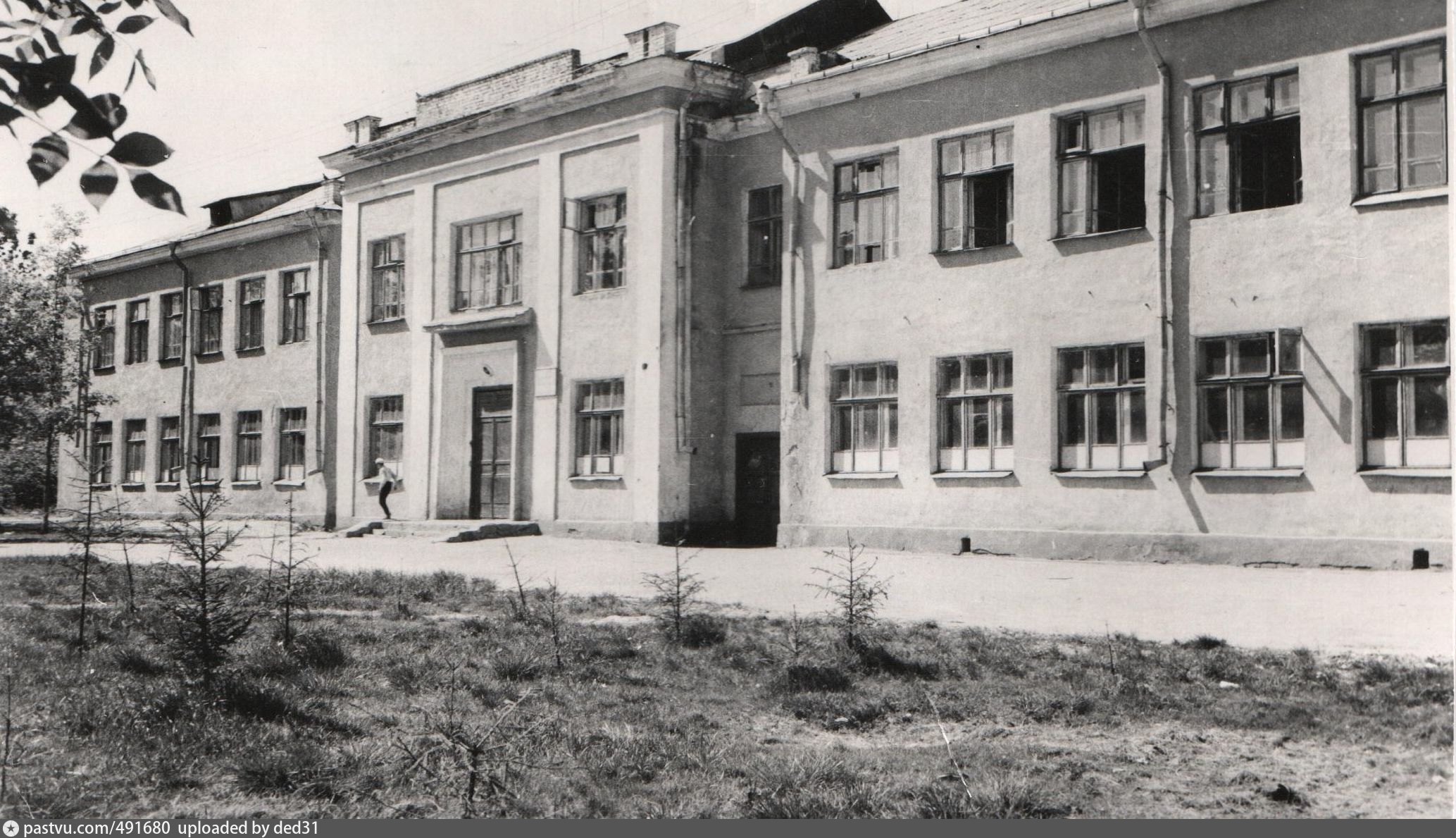 Школа 19 Киров старое здание