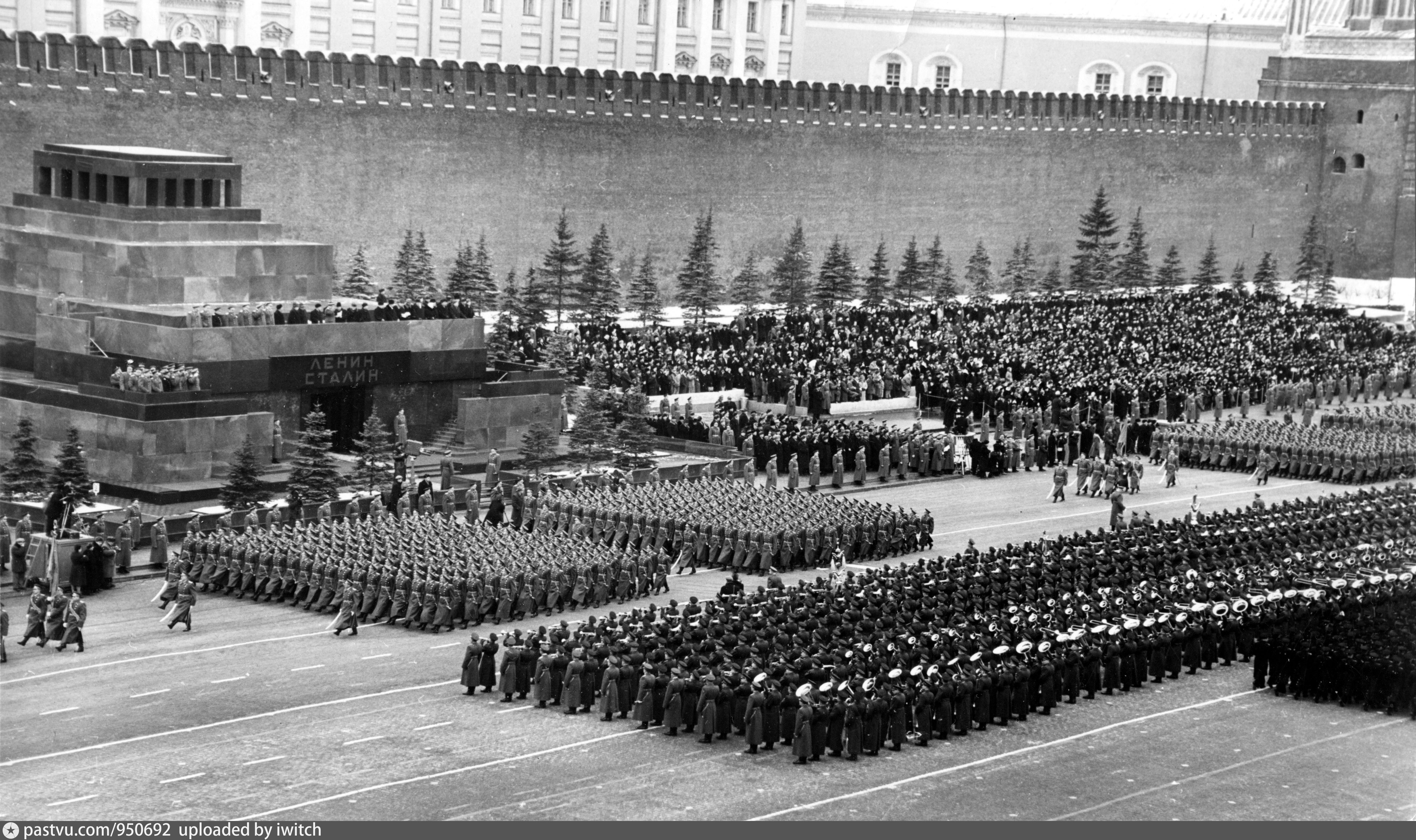 Где проходил военный парад 7 ноября. Парад 7 ноября 2019. Парад 7 ноября 1936 года. Парад 7 ноября 1941 фото. Парад 7 ноября 1966.