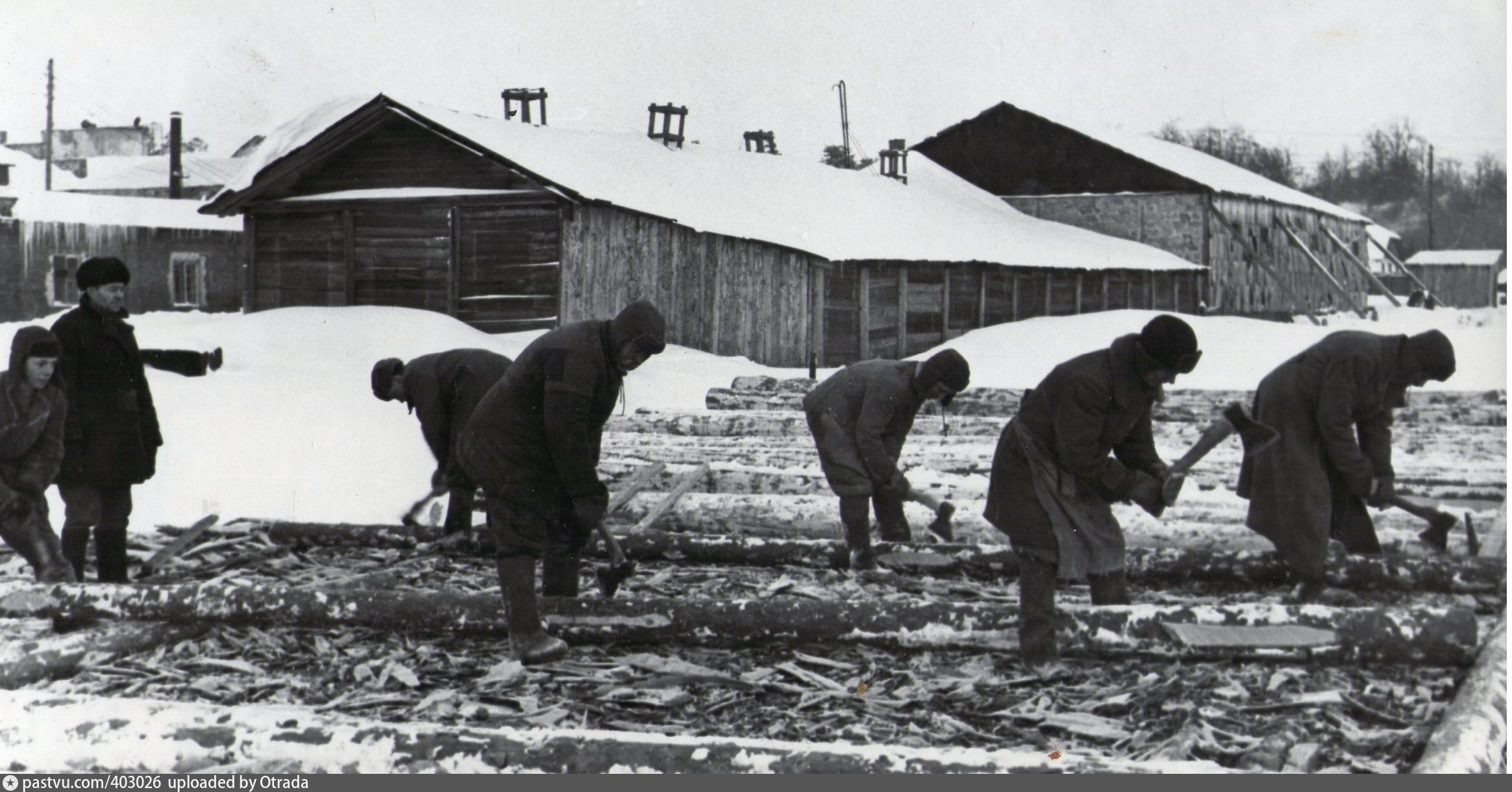 Послевоенное хозяйство. Послевоенная деревня 1945-1953. Послевоенная стройка. Восстановление деревни после войны. Послевоенные годы в деревне.