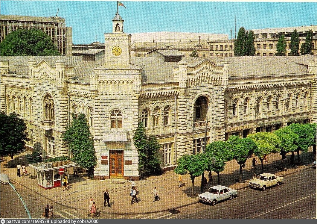 Кишинев советского. Chisinau СССР. Кишинев 1980. Старинные здания Кишинева. Кишинев 2000 год.