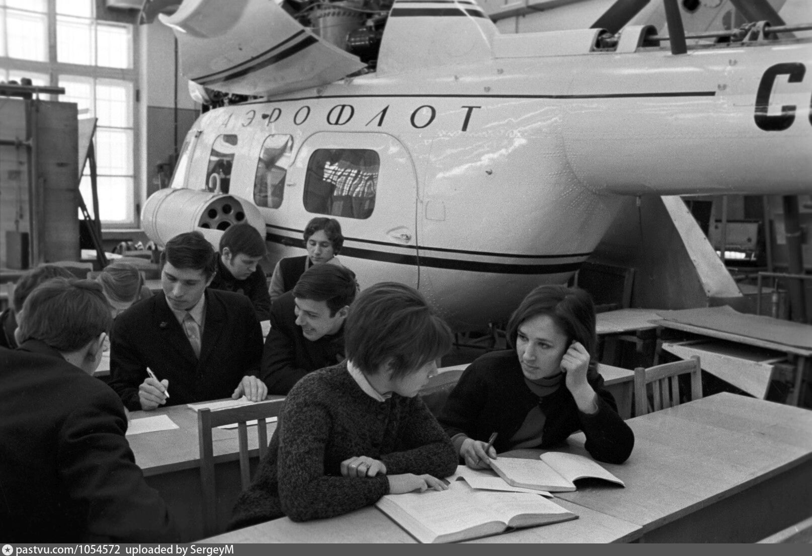 Маи имени. МАИ им. Серго Орджоникидзе. Авиационного института имени Серго Орджоникидзе. Московский авиационный институт Орджоникидзе 1963. Харьковский авиационный институт Факультет летательных аппаратов 1989.