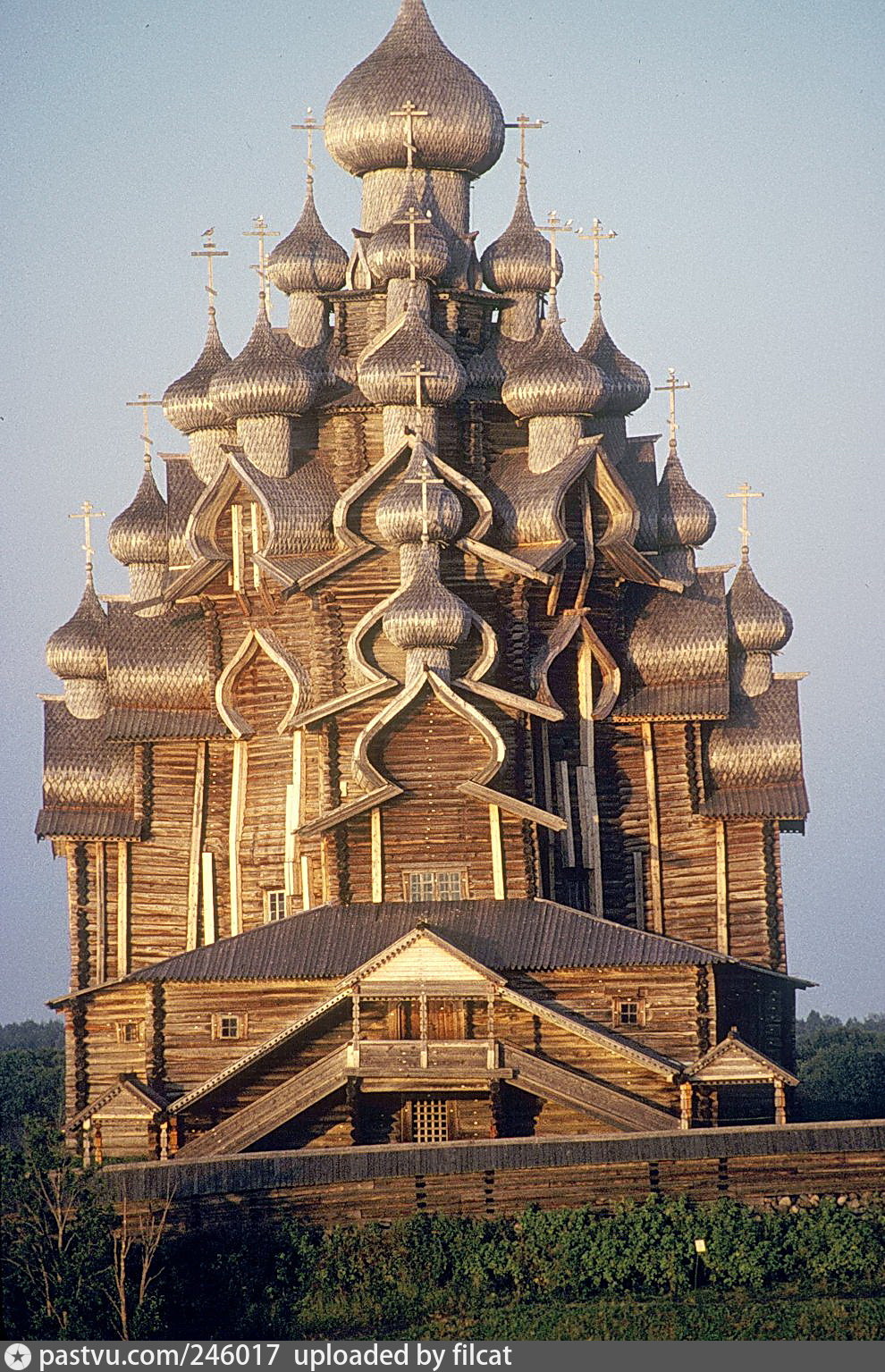 Преображенская Церковь на острове Кижи колокольня