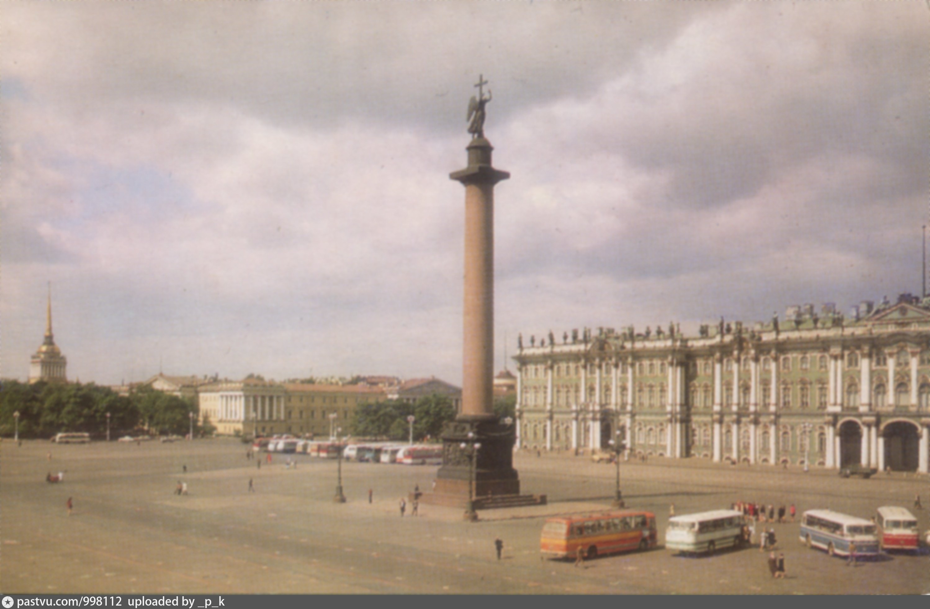 Фотографии ленинграда. Город Ленинград Дворцовая площадь. Ленинград Дворцовая площадь СССР. Дворцовая площадь Ленинград 1985 г. Ленинград Дворцовая 1976.