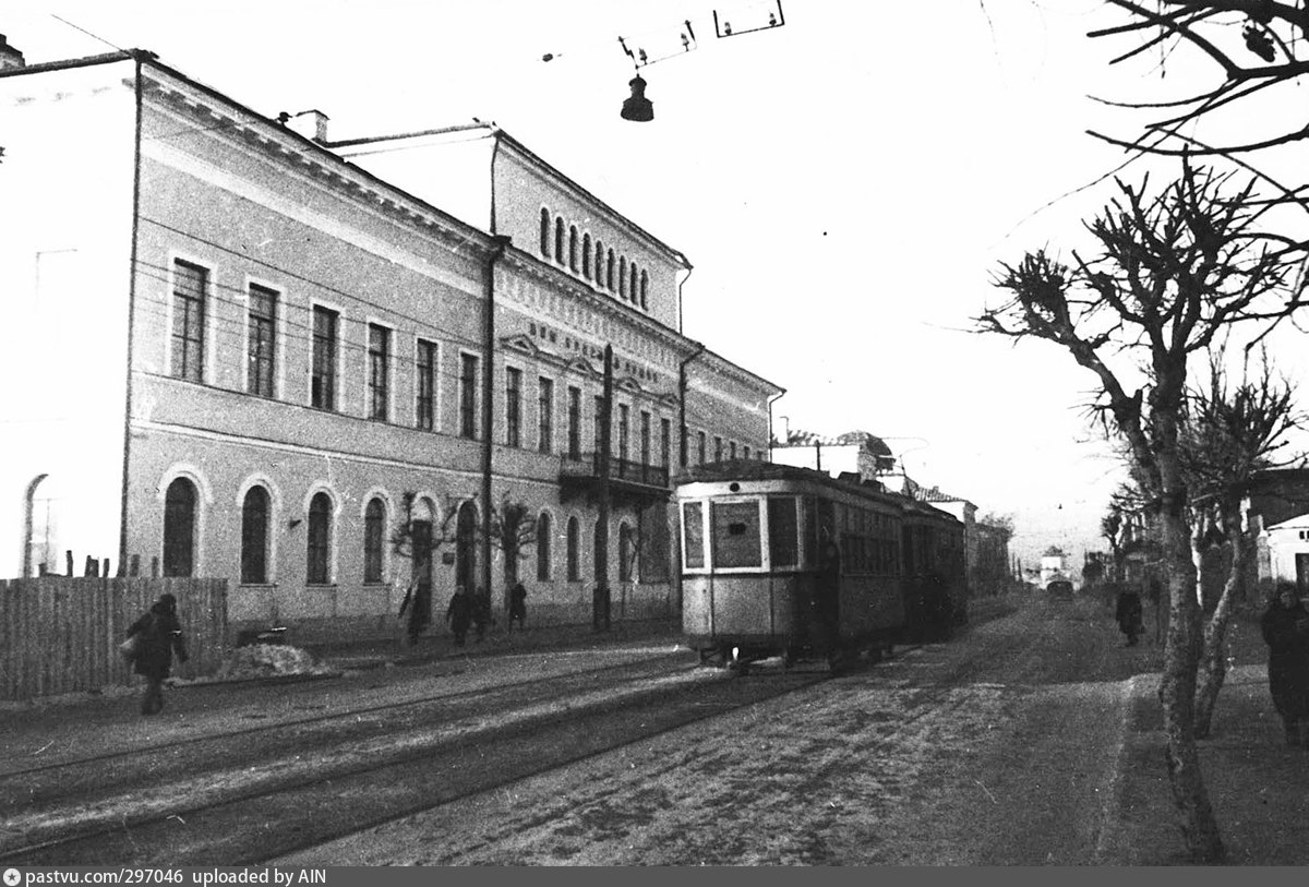 Старые фото твери. Старая Тверь. Тверь до революции. Дореволюционная Тверь. Дом офицеров Тверь до революции.