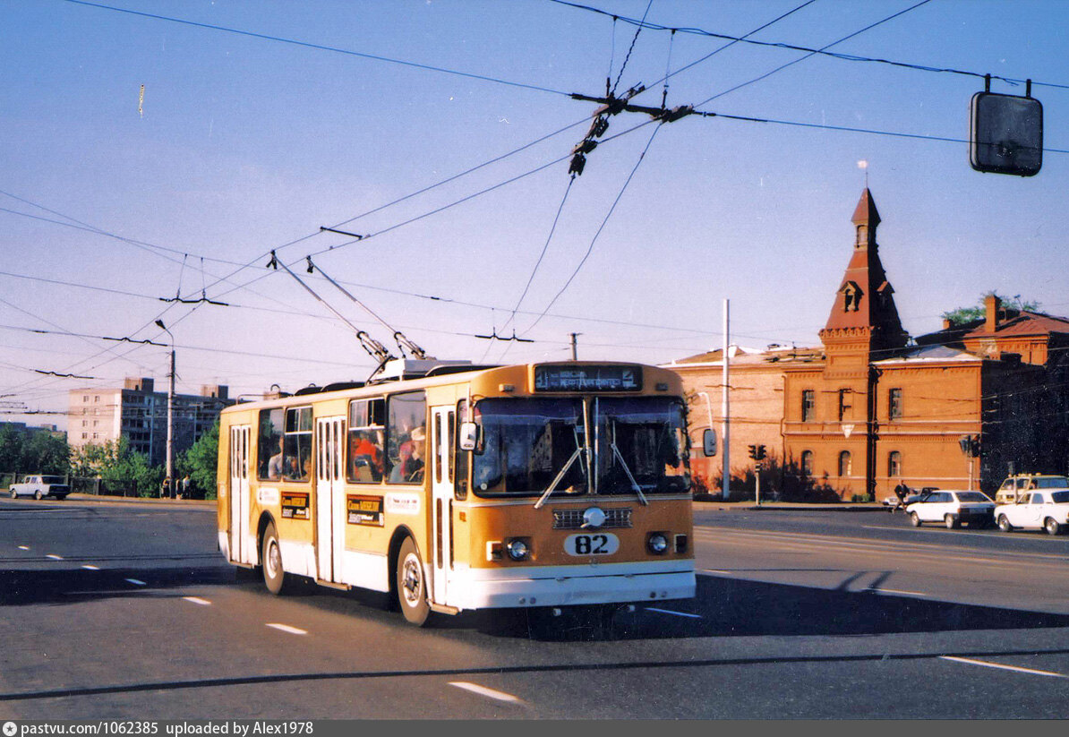 Троллейбус омск. Омск троллейбус 1996. СТТС Омск. Списанный троллейбус Омск.