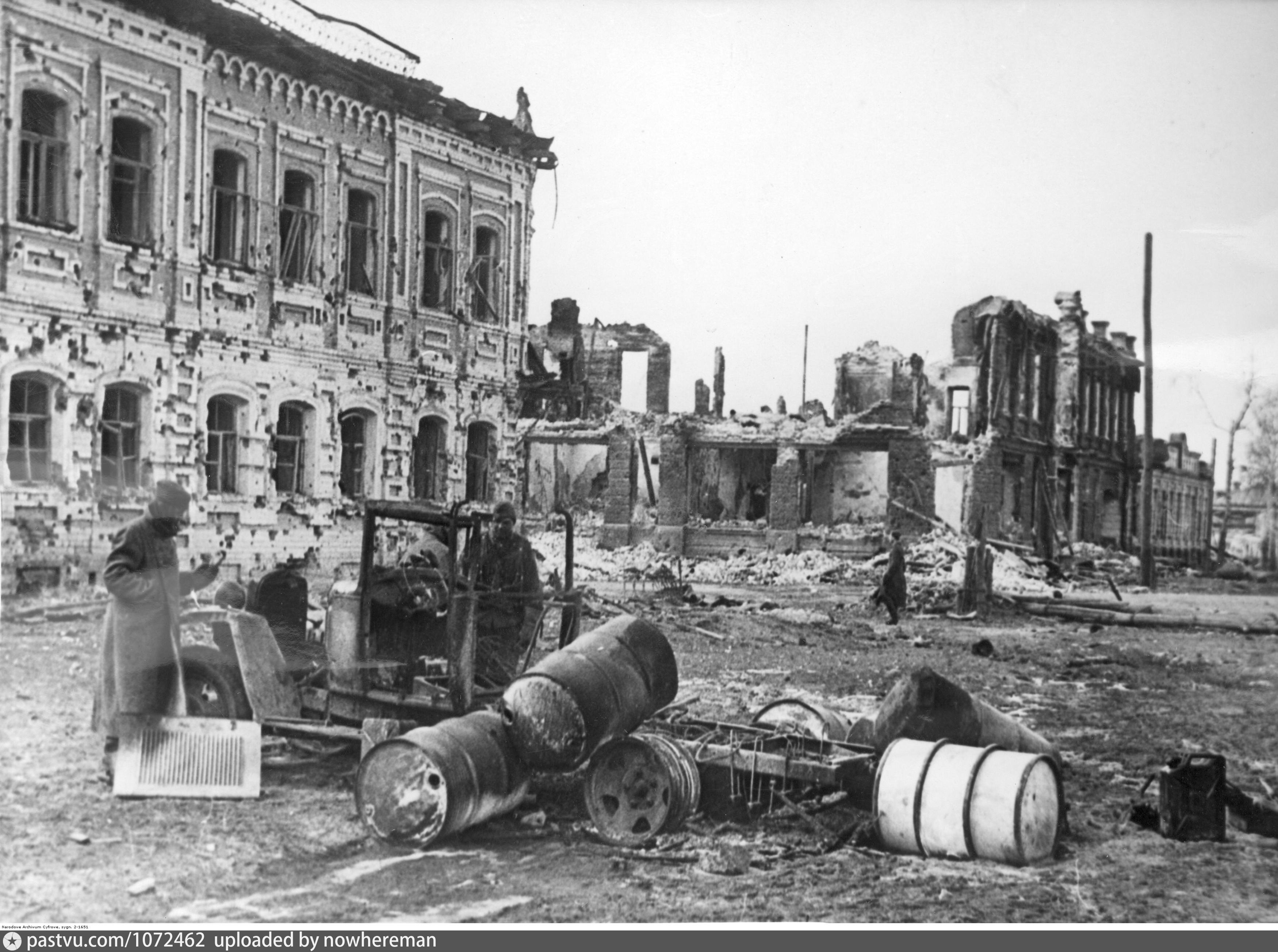 Фото городов после. Белгород 1943. Белгород 1943 год. Белгород во время войны. Город Белгород 1941.