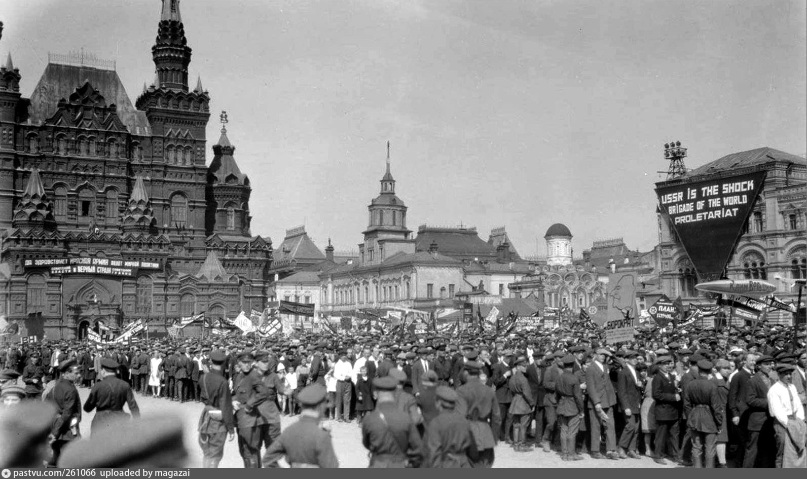 Москва 1931 года. Первомайский парад в Москве в 1931 году. Первомайский парад 1931 года на красной площади. 1940-Е красная площадь. Парад 1931 года красная площадь.