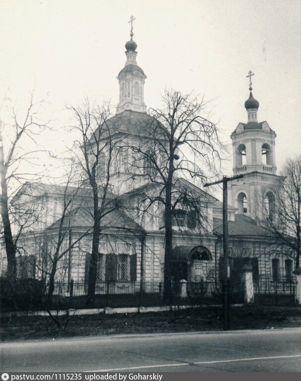 Служба перхушково. Храм в Перхушково Одинцовского района. Покровская Церковь Перхушково. Усадьба Перхушково Одинцовского района. Усадьба Герцена Перхушково.