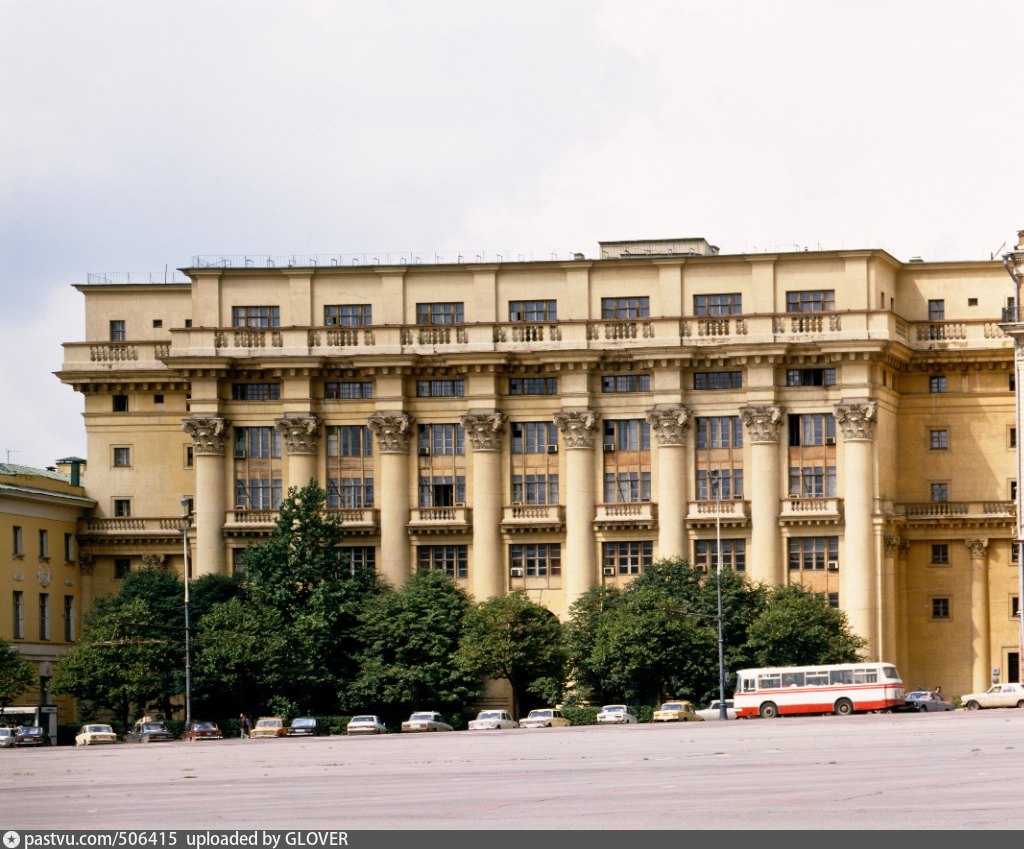 Жилой дом на Моховой улице арх Жолтовский и.в г Москва 1934 г