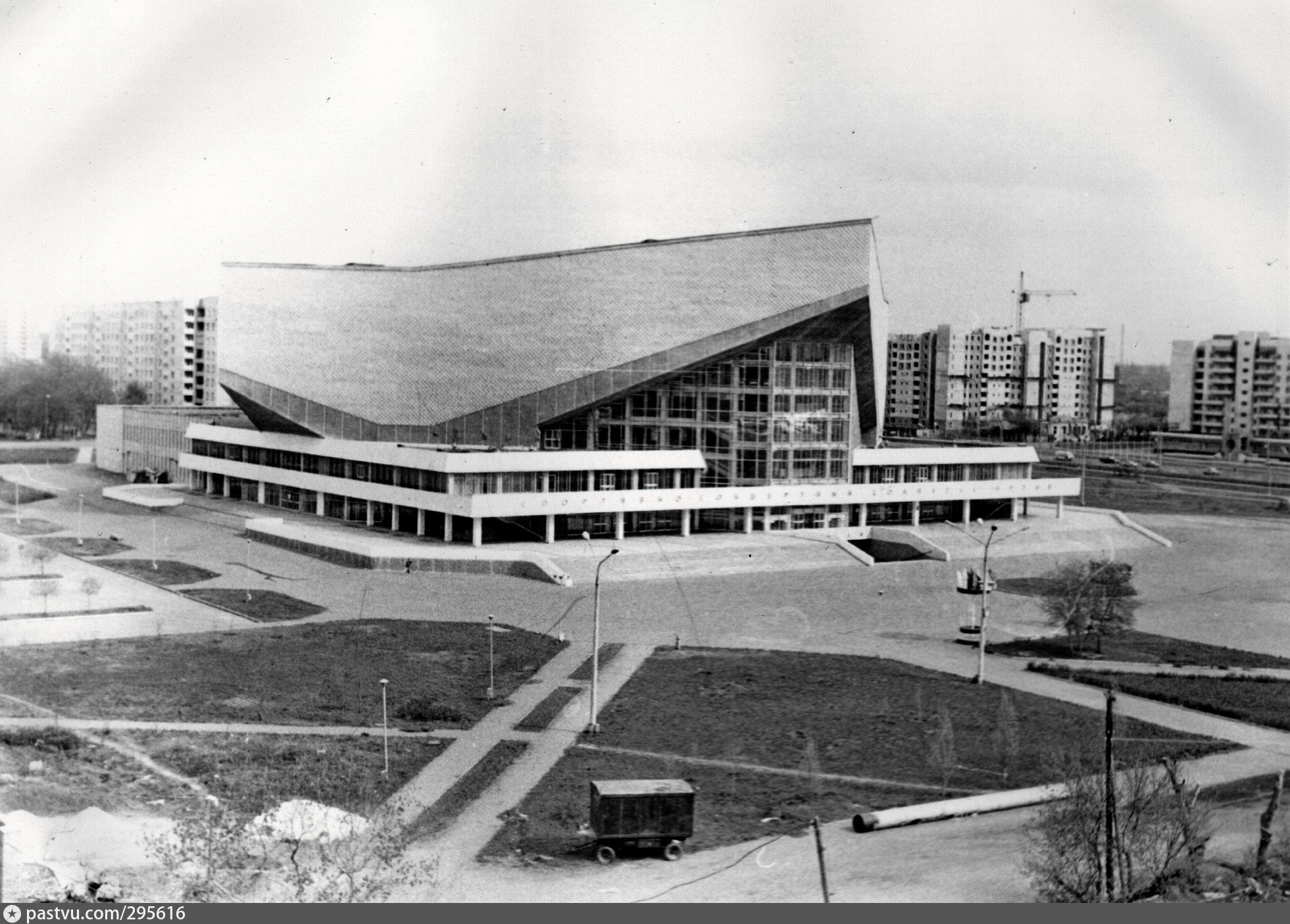 Омск 1989 год. СКК Иртыш Омск. СКК Иртыш Омск год. СКК Блинова Омск. СКК Иртыш в Омске фото.