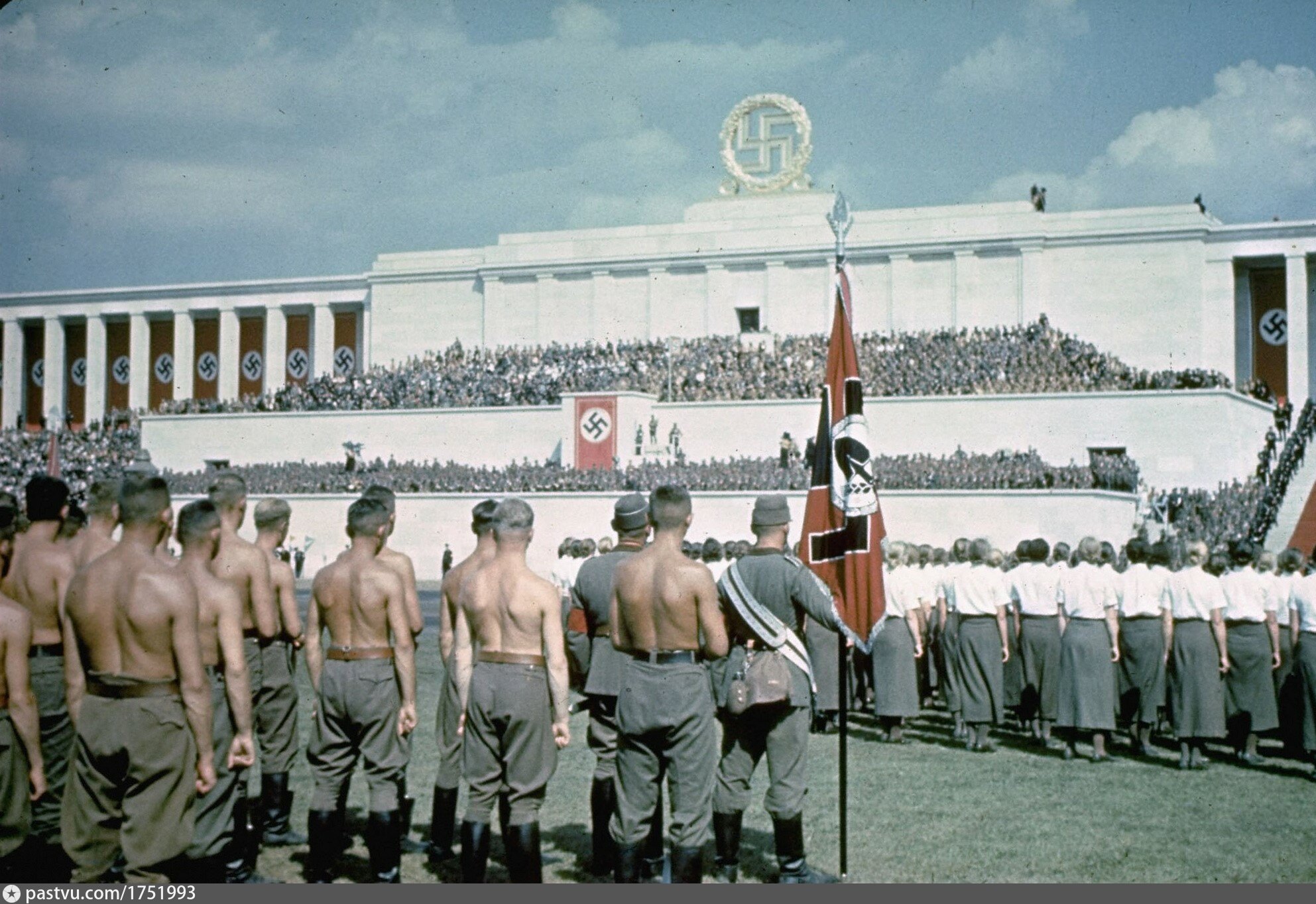 Съезды нсдап. Съезд НСДАП В Нюрнберге 1937. Трибуна Цеппелина Нюрнберг.