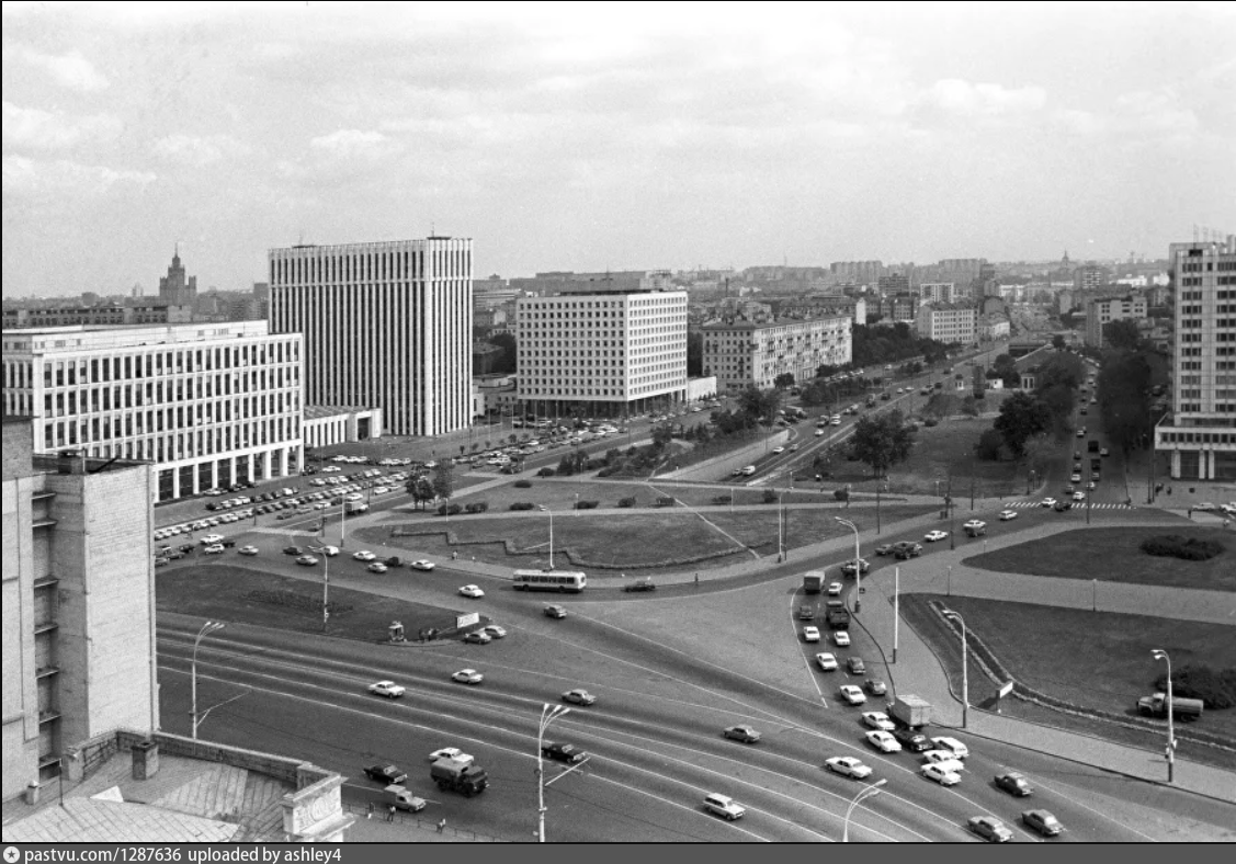 На виду 1983. Октябрьская площадь Москва 1960. Калужская площадь Москва. Серпуховская площадь Москва. Октябрьская площадь в Москве 1972г.