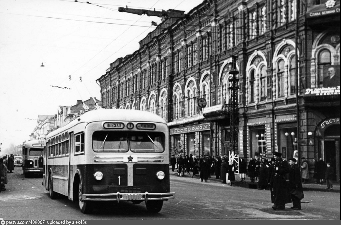 1952 год век. МТБ-82д троллейбус. МТБ-82 троллейбус. МТБ 82 Москва. МТБ-82д.