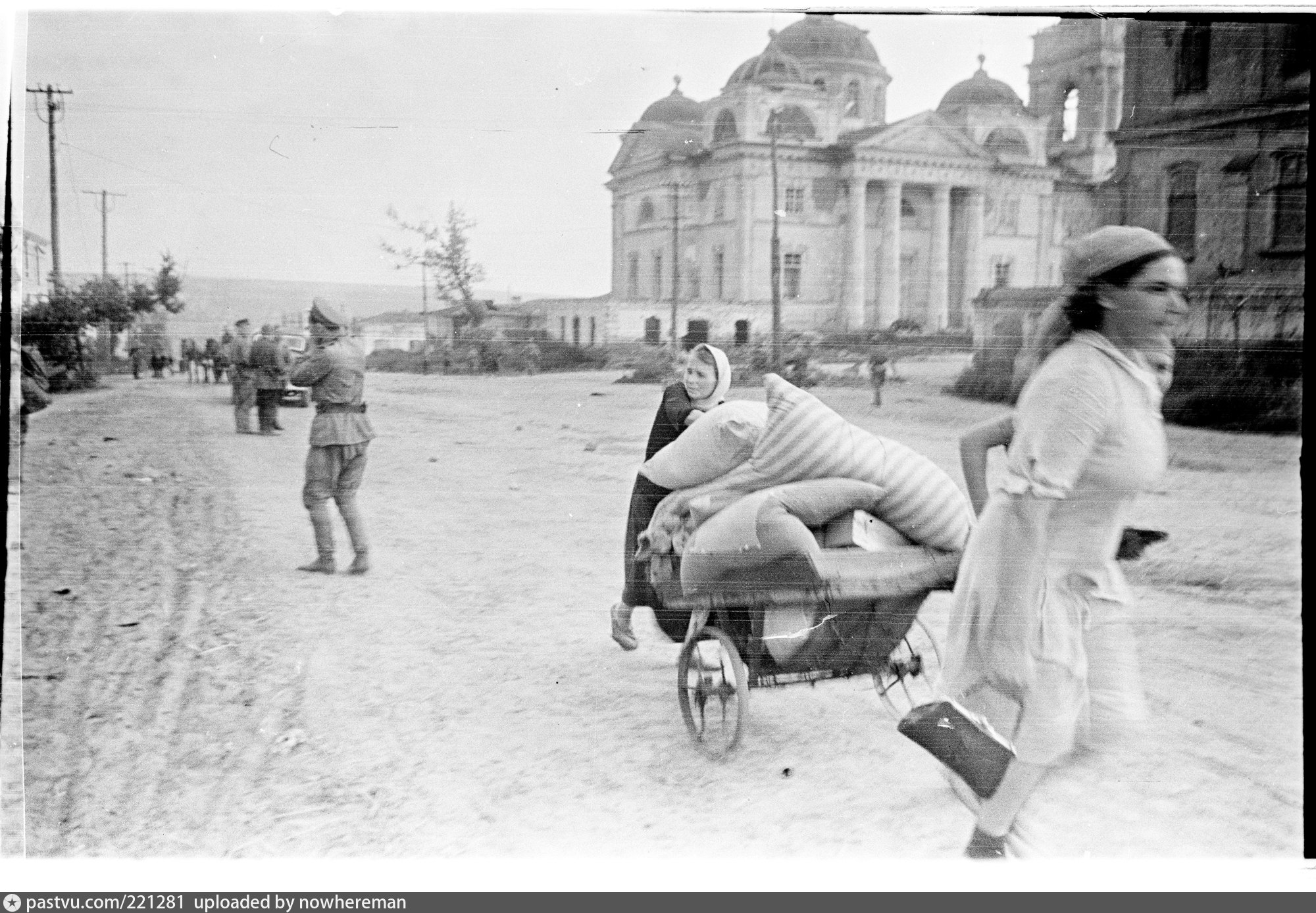 Оккупация белгорода. Освобождение Белгорода 1943. Город Белгород 1943. Освобожденный Белгород 1943.