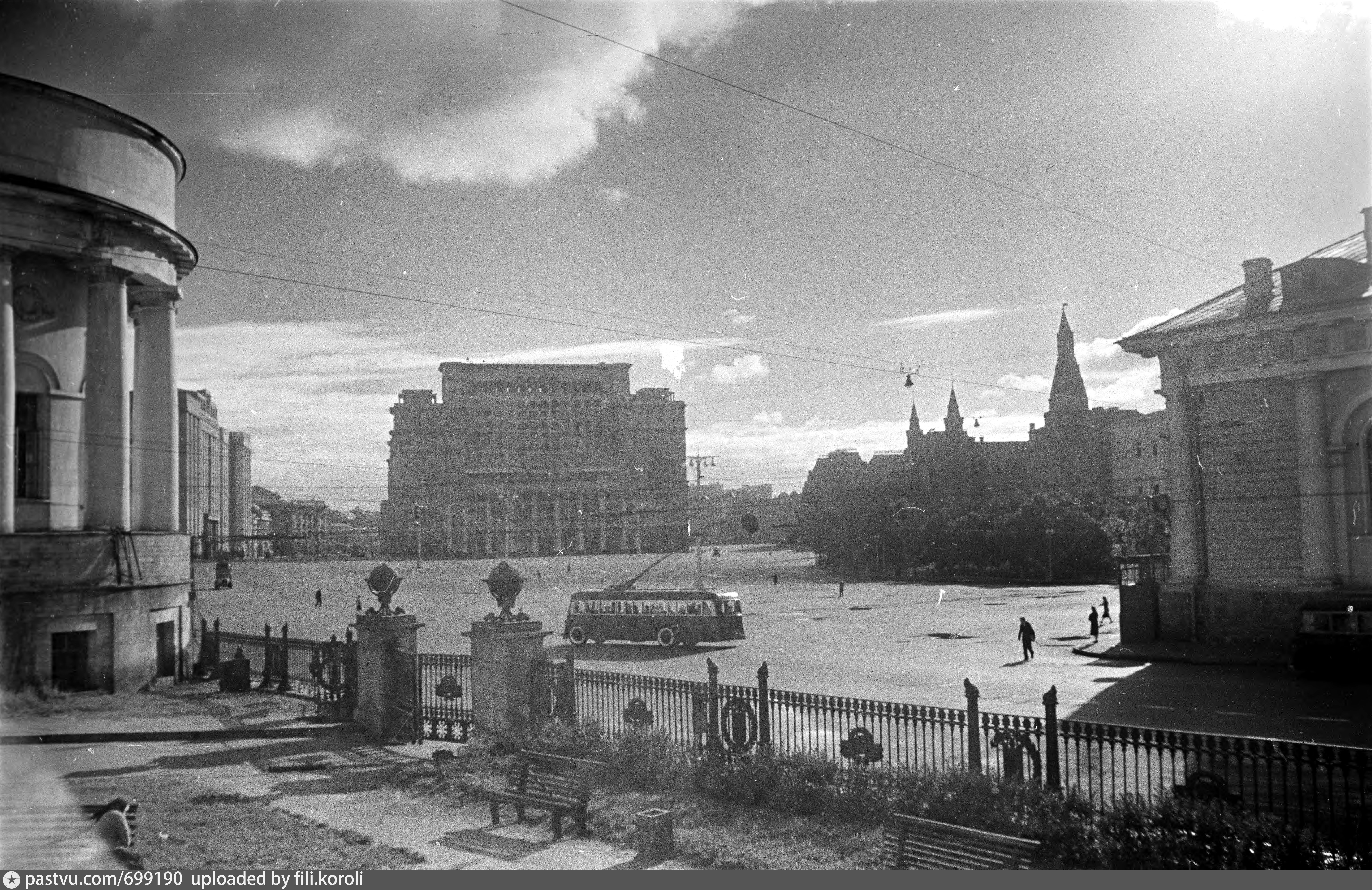 фото замаскированного кремля во время войны
