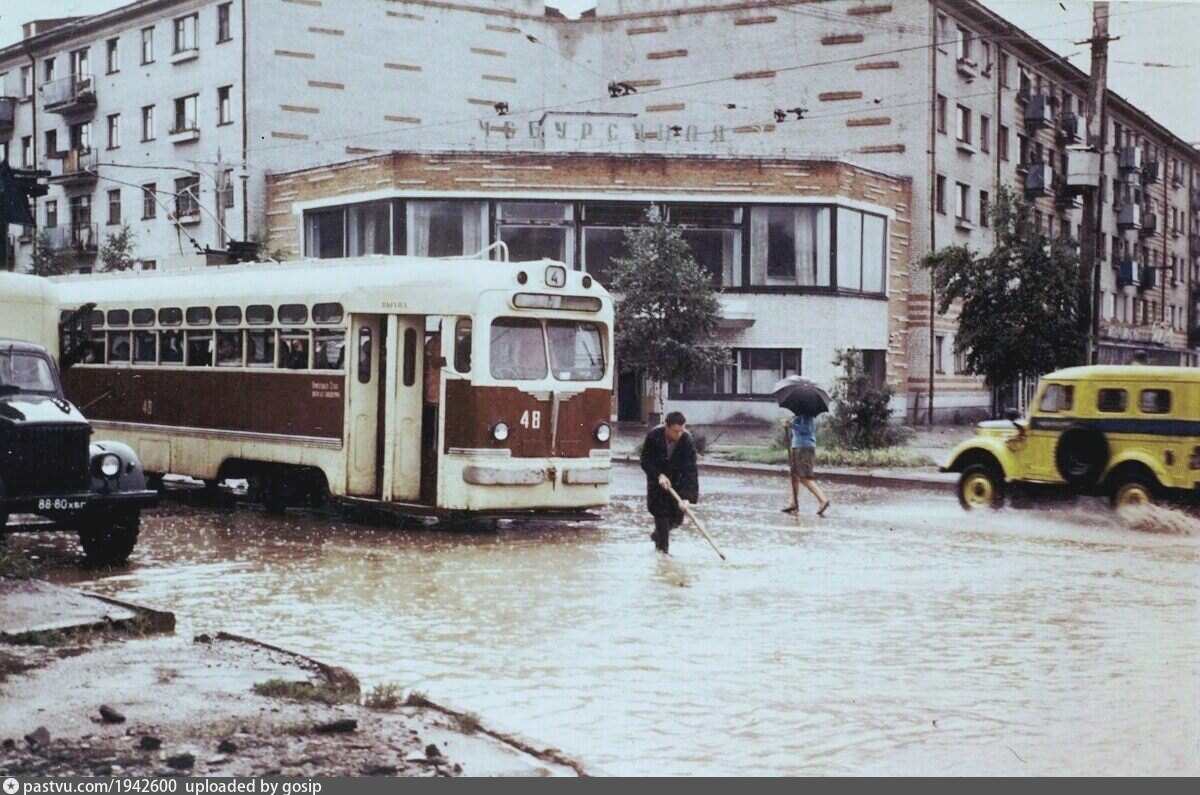 Хабаровск 1978. Старый Хабаровск 90-е Шеронова. Старый Хабаровск 90-е Шеронова чебуречная. Хабаровск на Ааре с Шадринском.