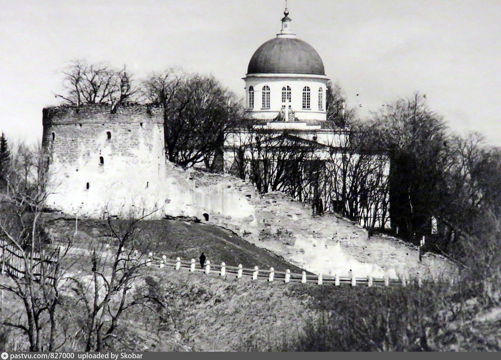 михайловский храм псково печерского монастыря