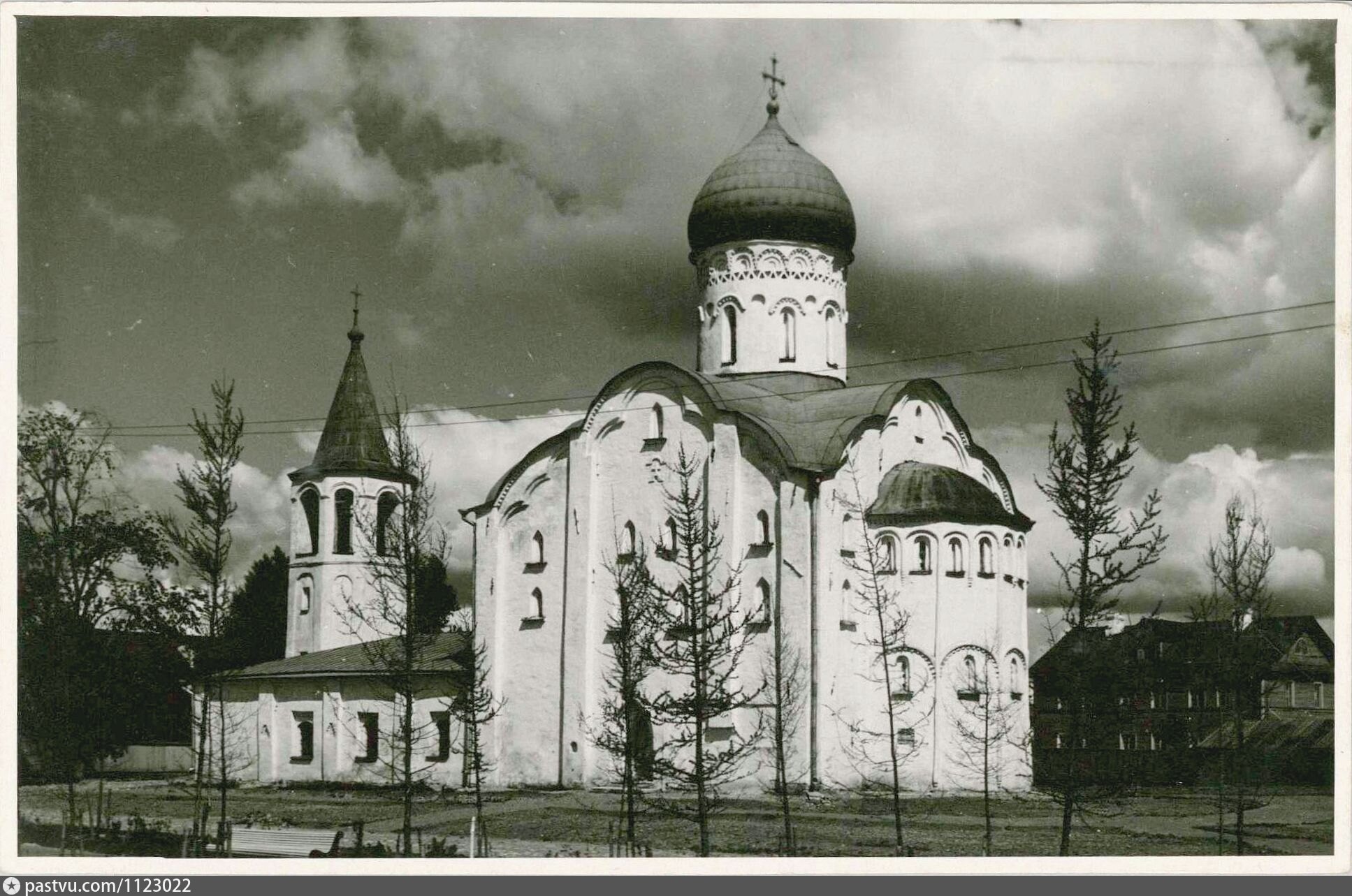 Церковь федора стратилата на ручью в новгороде фото