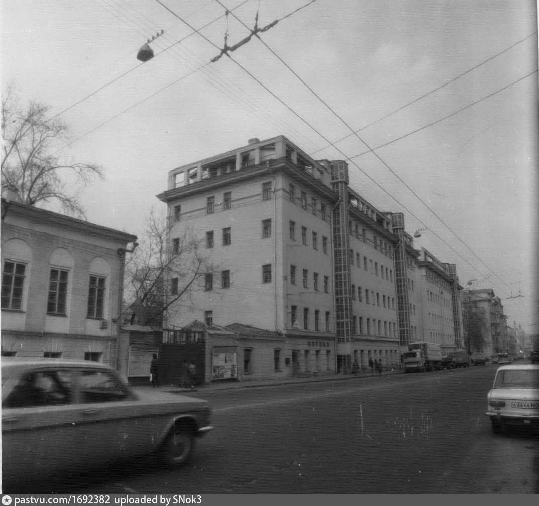 Москва старая басманная 25 стр 1. Старая Басманная 20 корп 1. Датская площадка на старой Басманной дом 20. Старая Басманная старые фото. Старые фотографии двора старой Басманной дом 20.