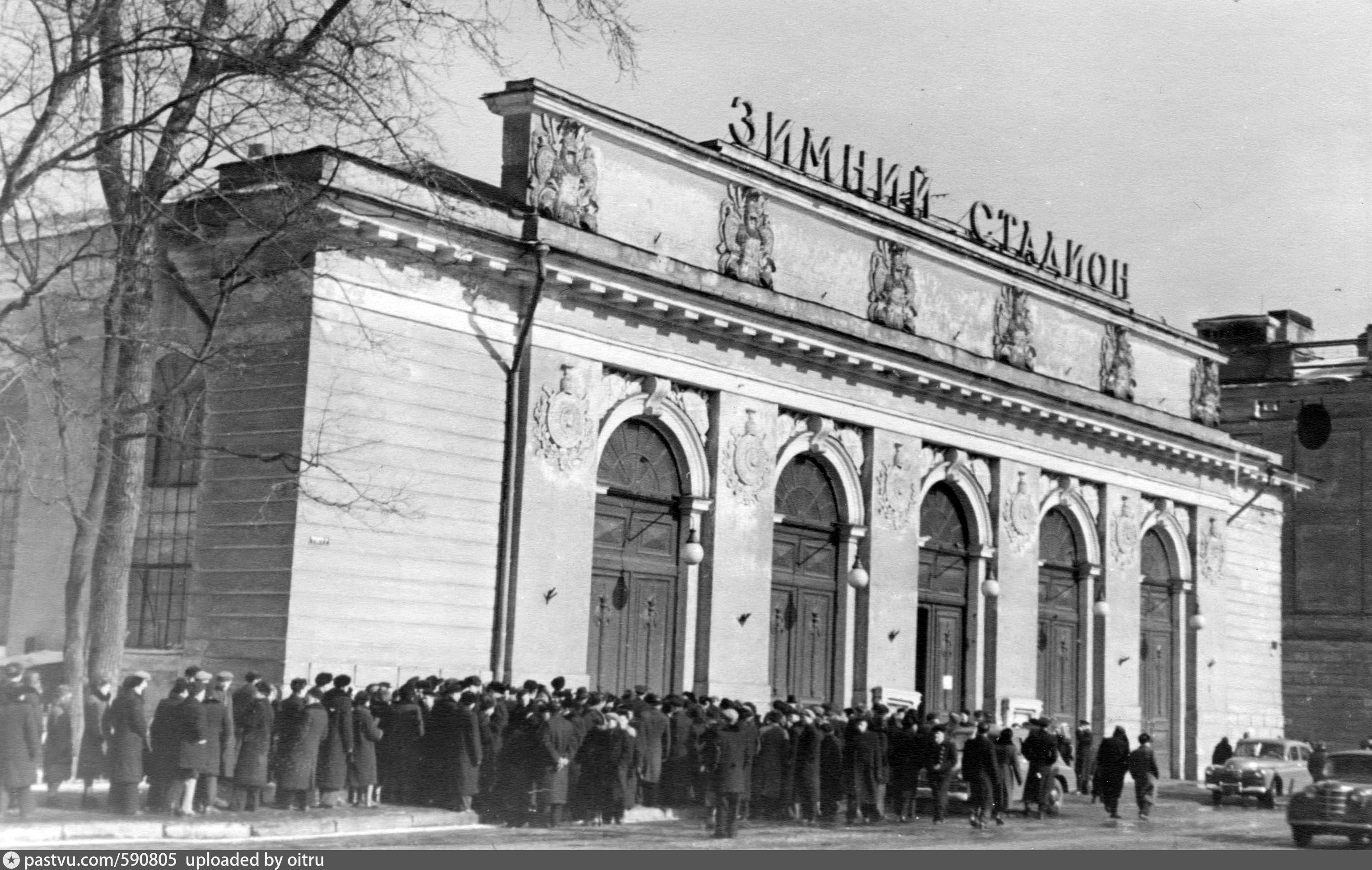 Зимний стадион Санкт-Петербург на Манежной площади