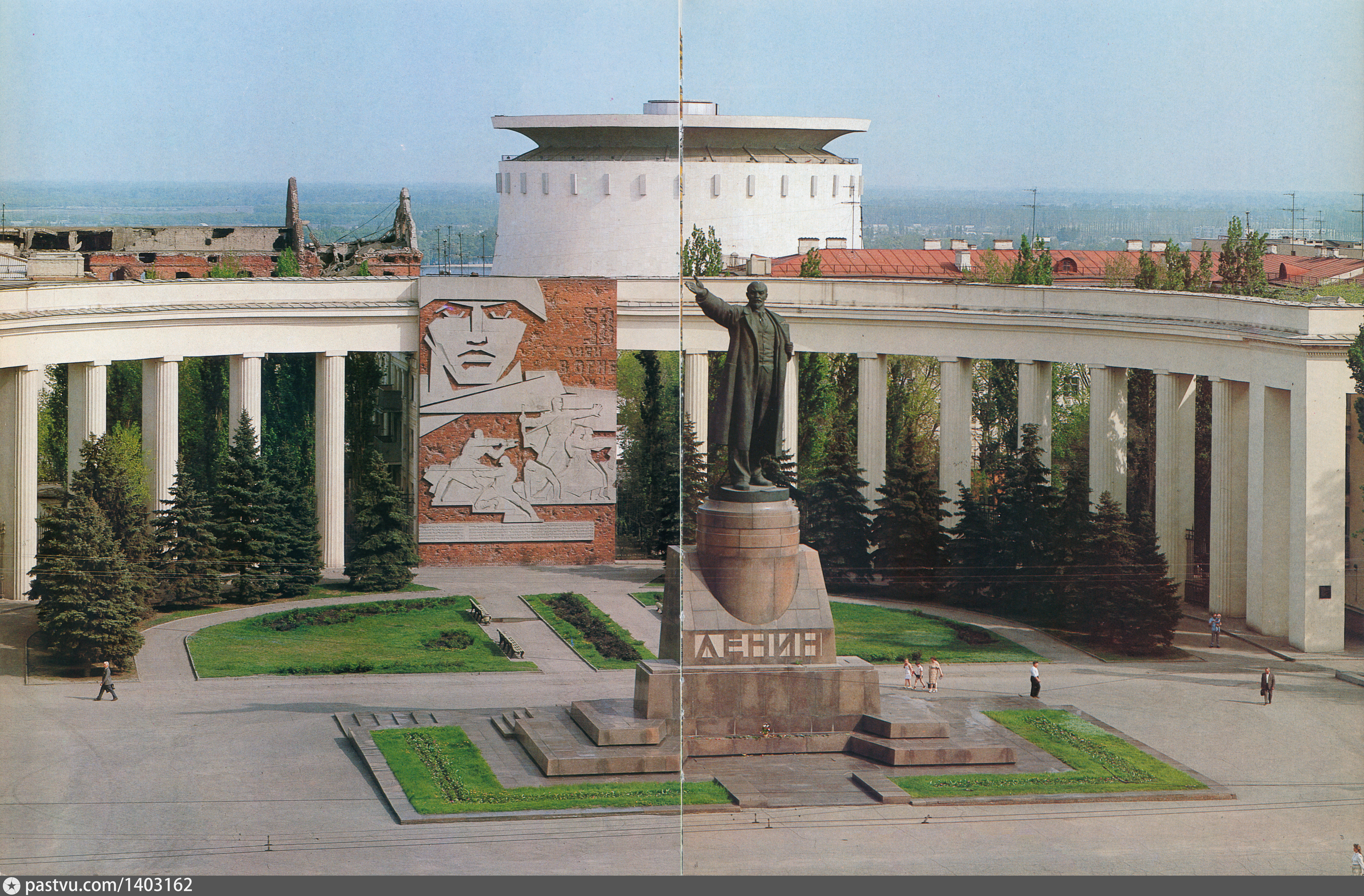 Памятник Ленину на площади Ленина (Волгоград)