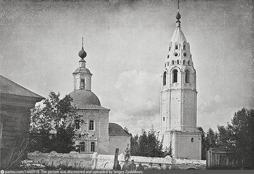 Храм косьмы и дамиана галич. Церковь Космы и Дамиана Галич. Космодемьянская Церковь Галич. Храм Космы и Дамиана Галич Костромская область. Косьмодемьянская Церковь Галич.