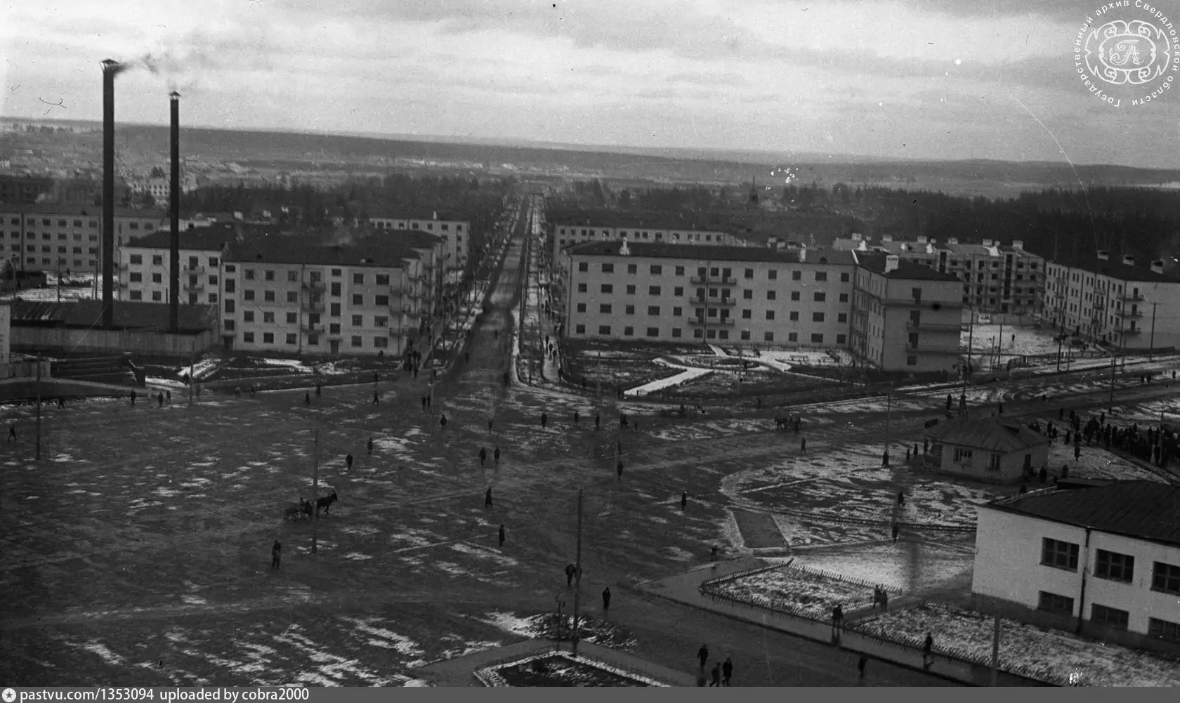 В каком городе находится уралмаш. Уралмаш площадь первой Пятилетки. Площадь первой Пятилетки Екатеринбург. Площадь первой Пятилетки Уралмаш Екатеринбург. Площадь Пятилетки Екатеринбург Уралмаш.