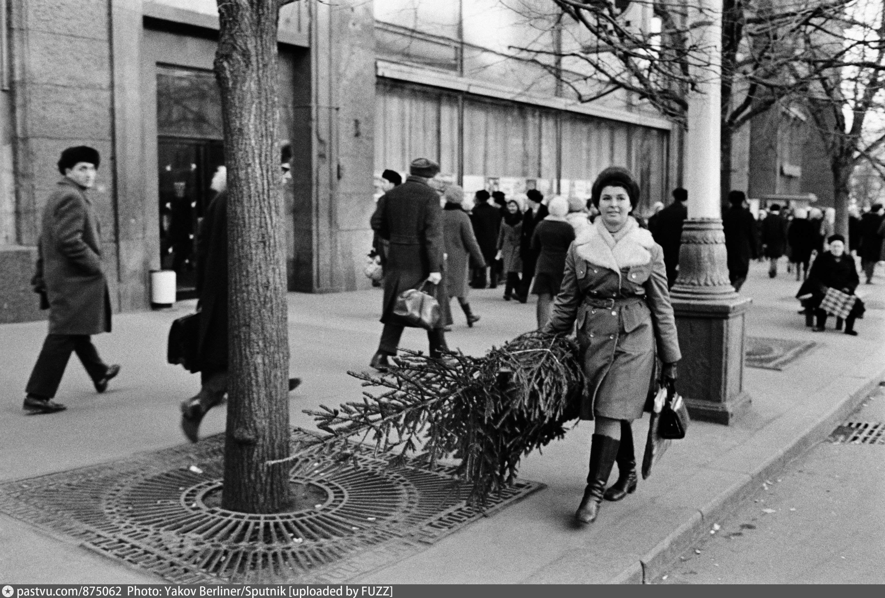 Новый 1972 год. Москва 1972 год. Новогодняя Москва СССР. Советские новогодние улицы. Предновогодняя Москва СССР.