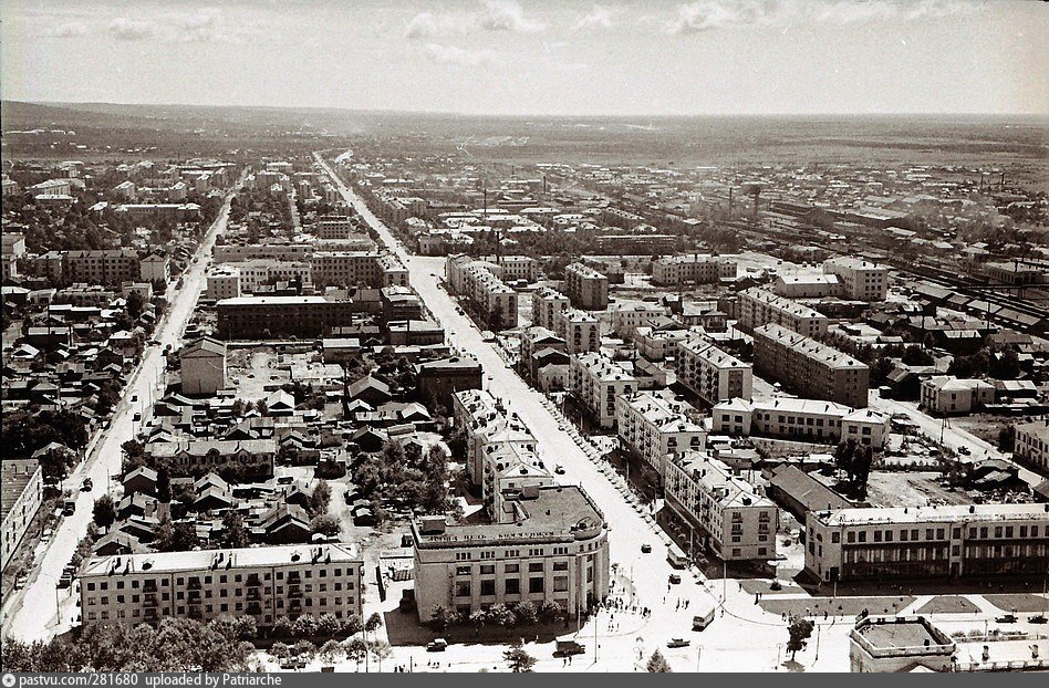 Архив фото городов. Южно-Сахалинск 1950-е. Старый Южно Сахалинск. Южно Сахалинск старый город. Южно Сахалинск в 1970.