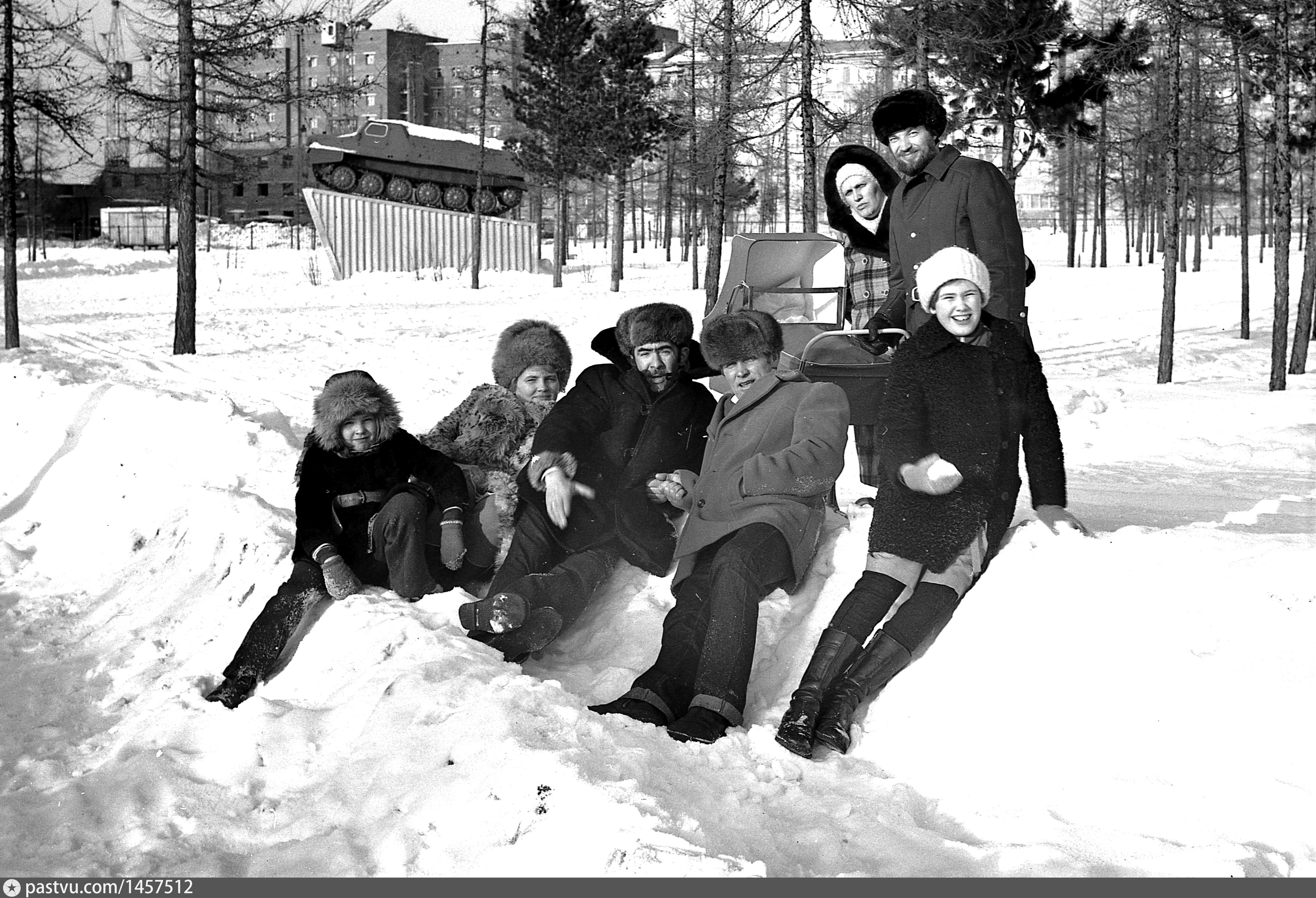 Людей запечатленных на фотографии