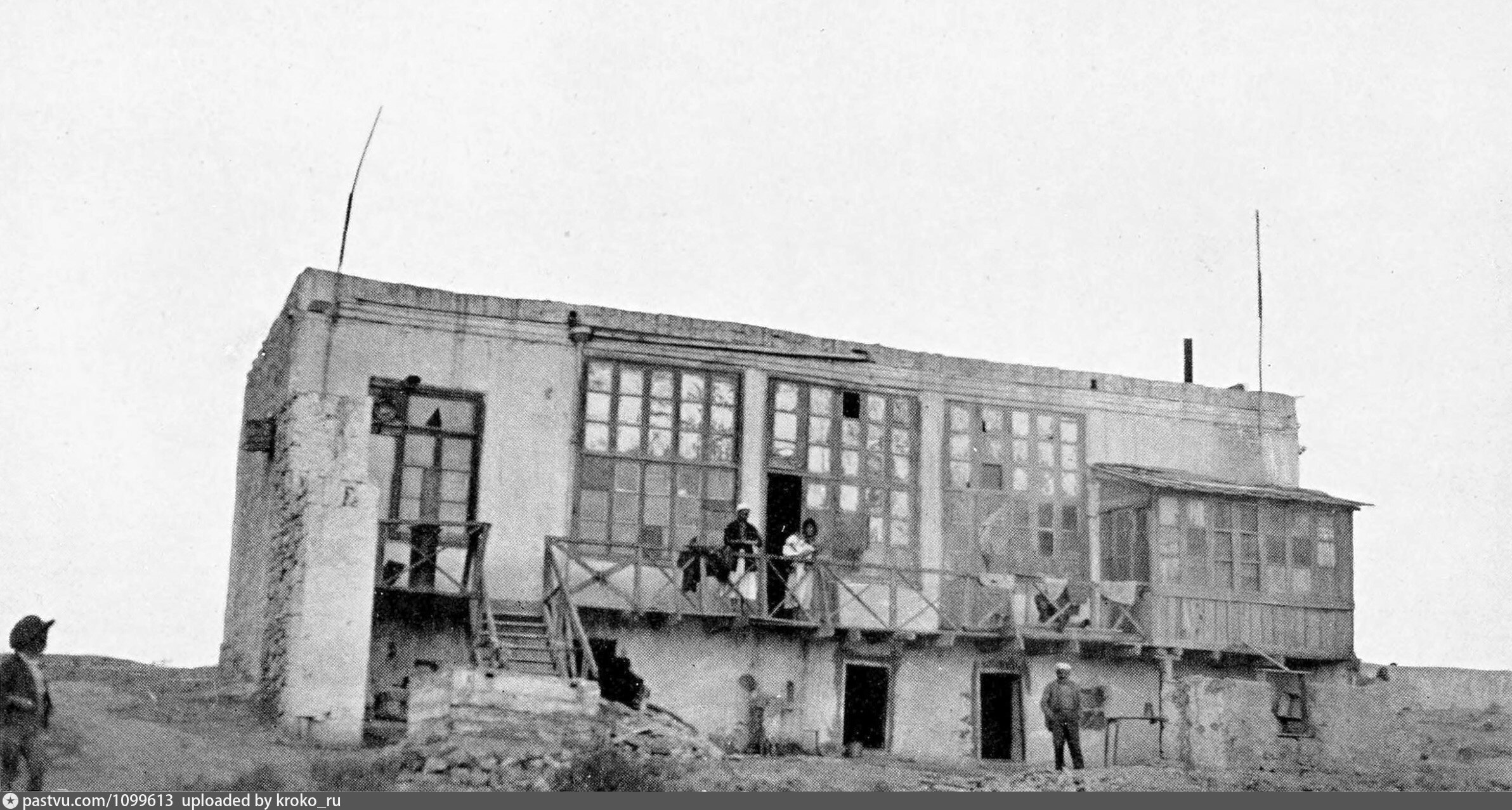 type-of-old-houses-near-the-oilfields