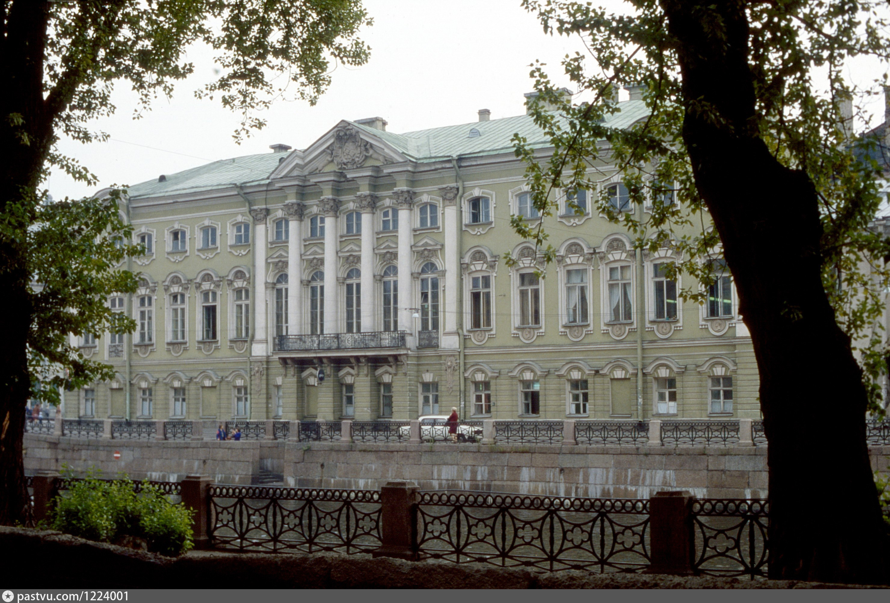 строгановский дворец в спб